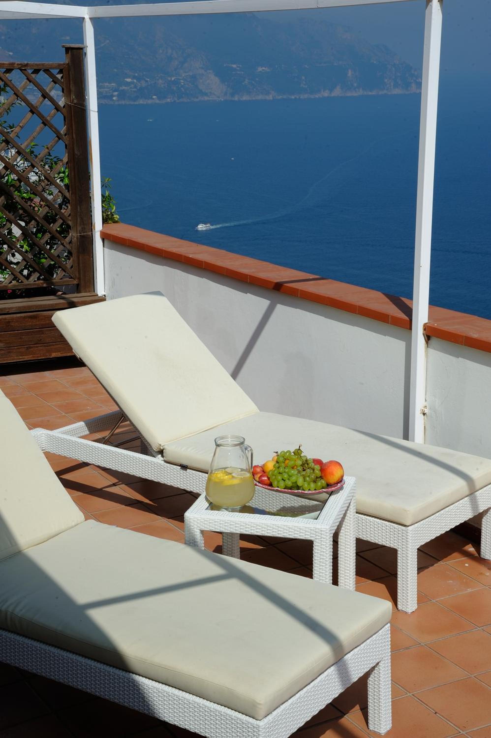 Junior Suite with Terrace and Sea View - Photo 9