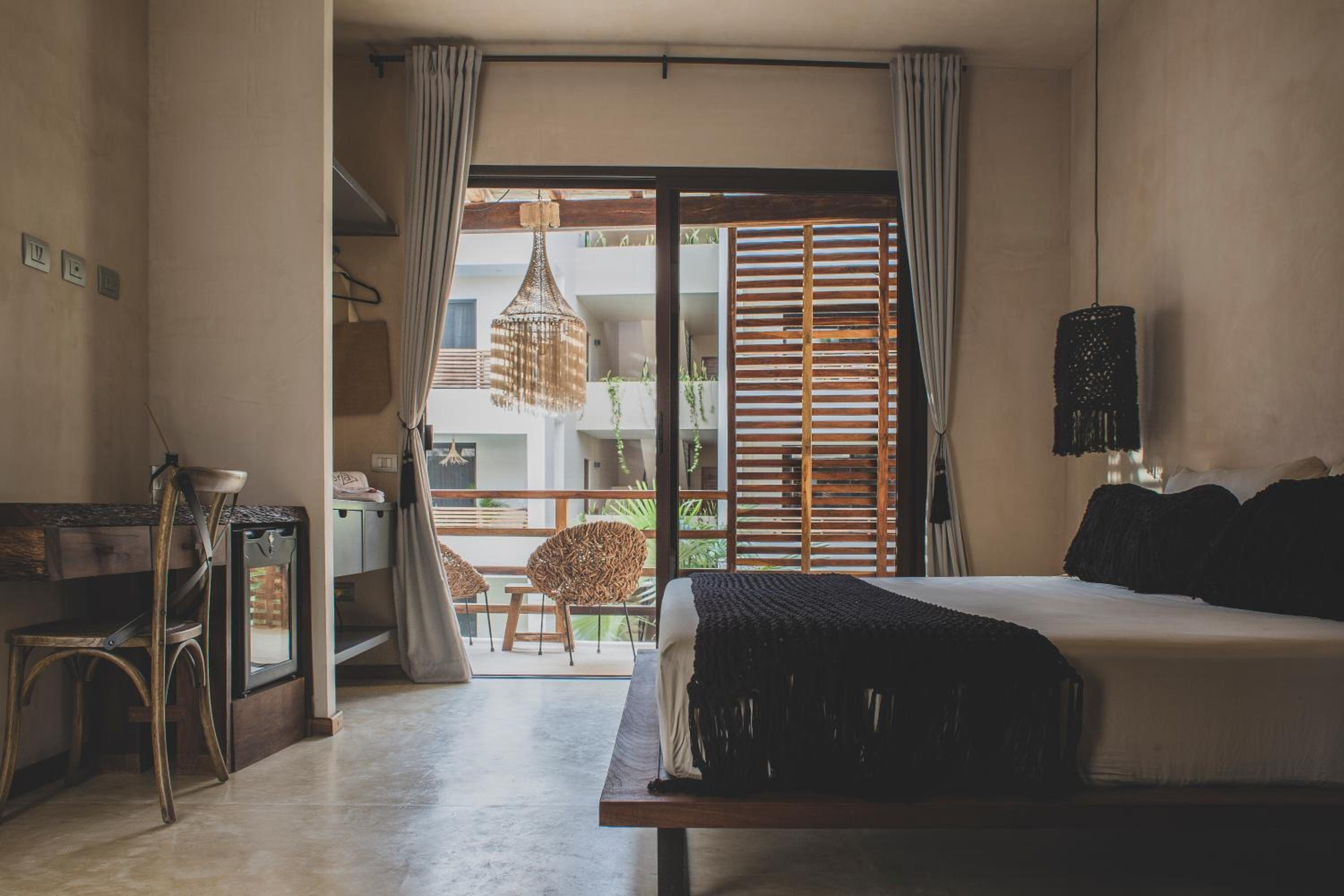 King Room With Balcony