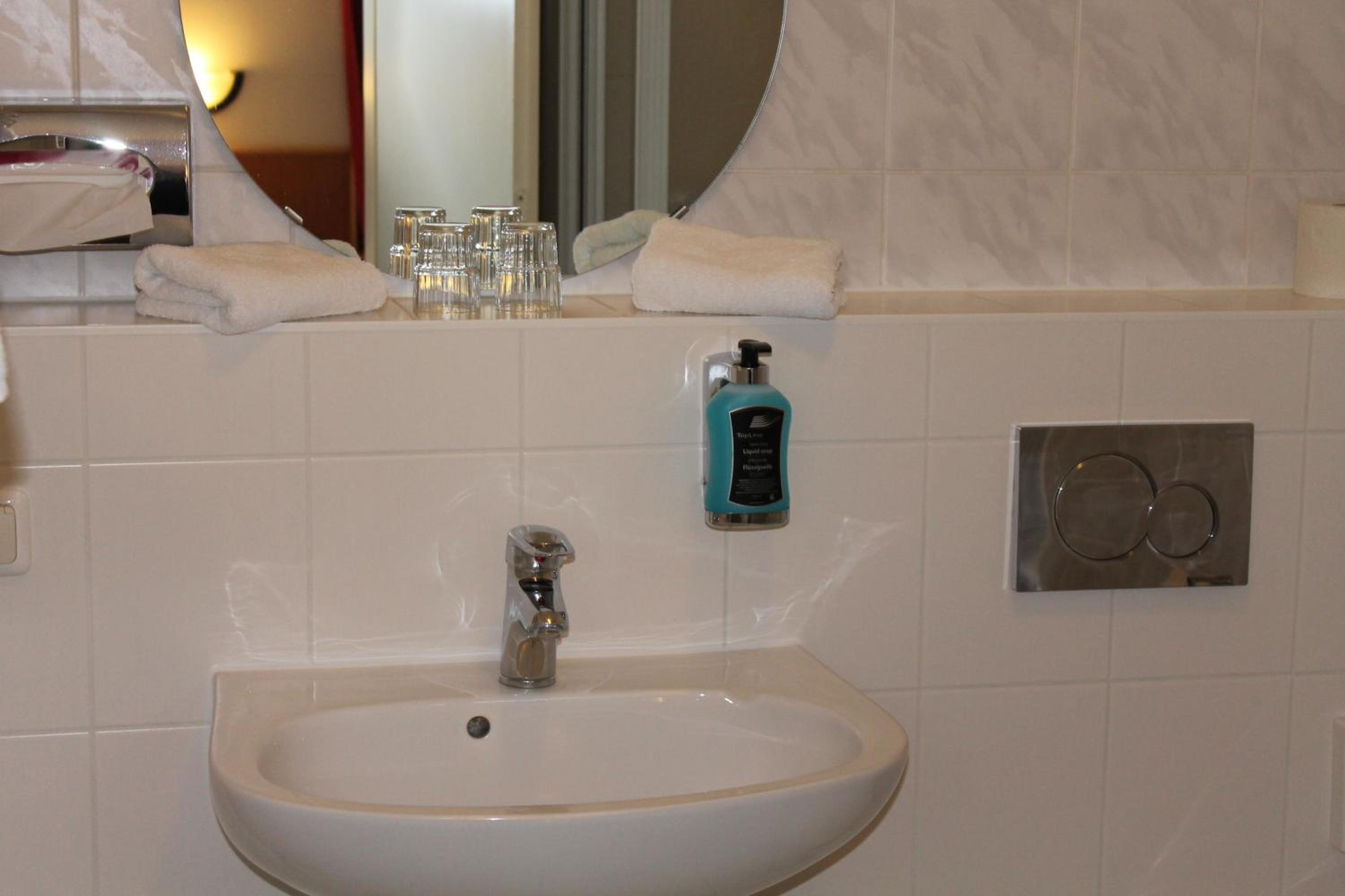 Double Room - Photo 4