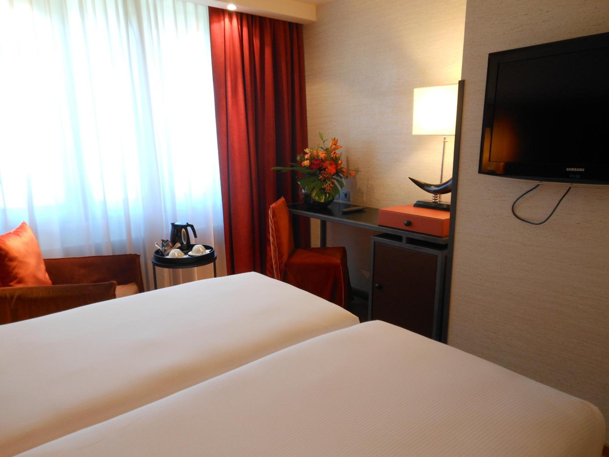 Two Connecting Double Rooms