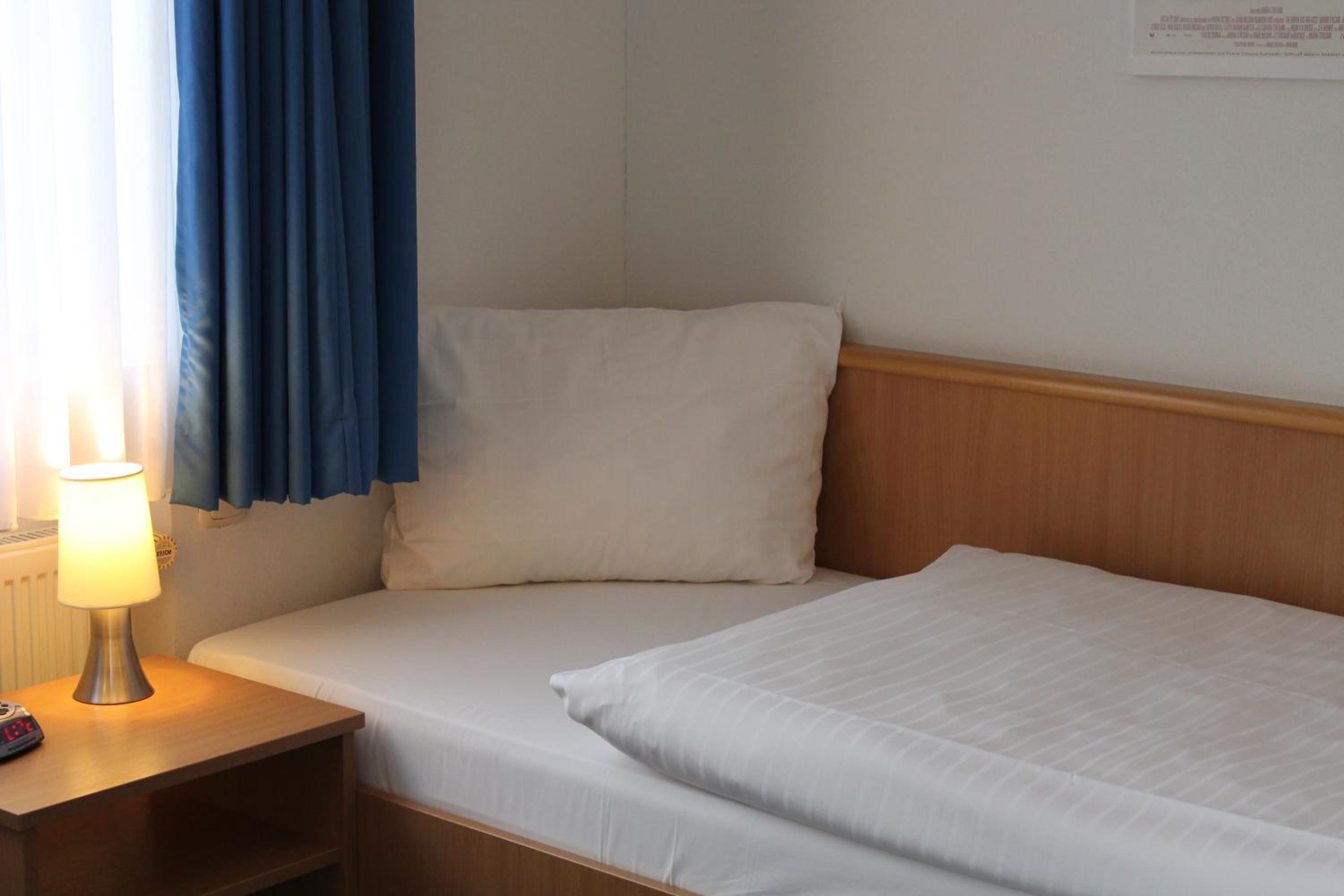 Single Room photo 3