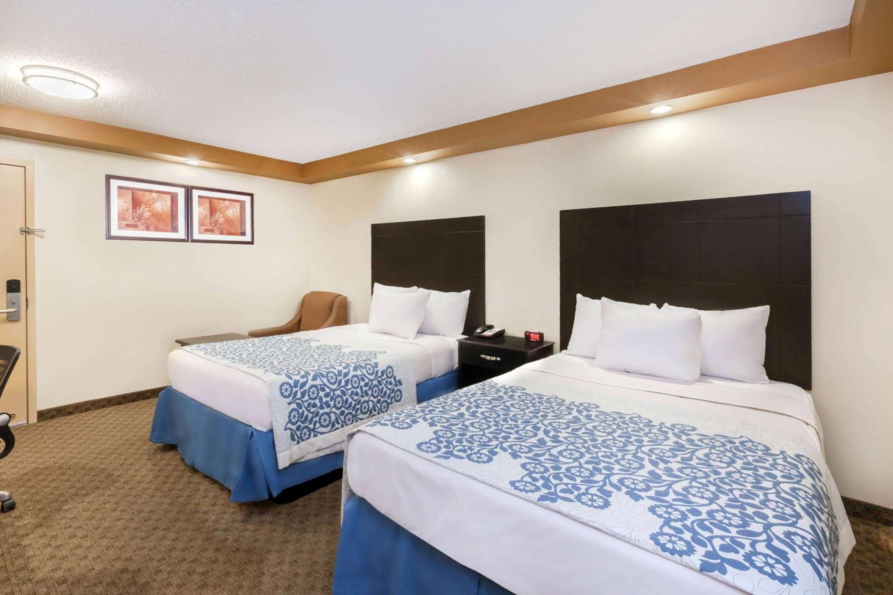 Executive Double Room With Two Double Beds - Non-Smoking photo 1