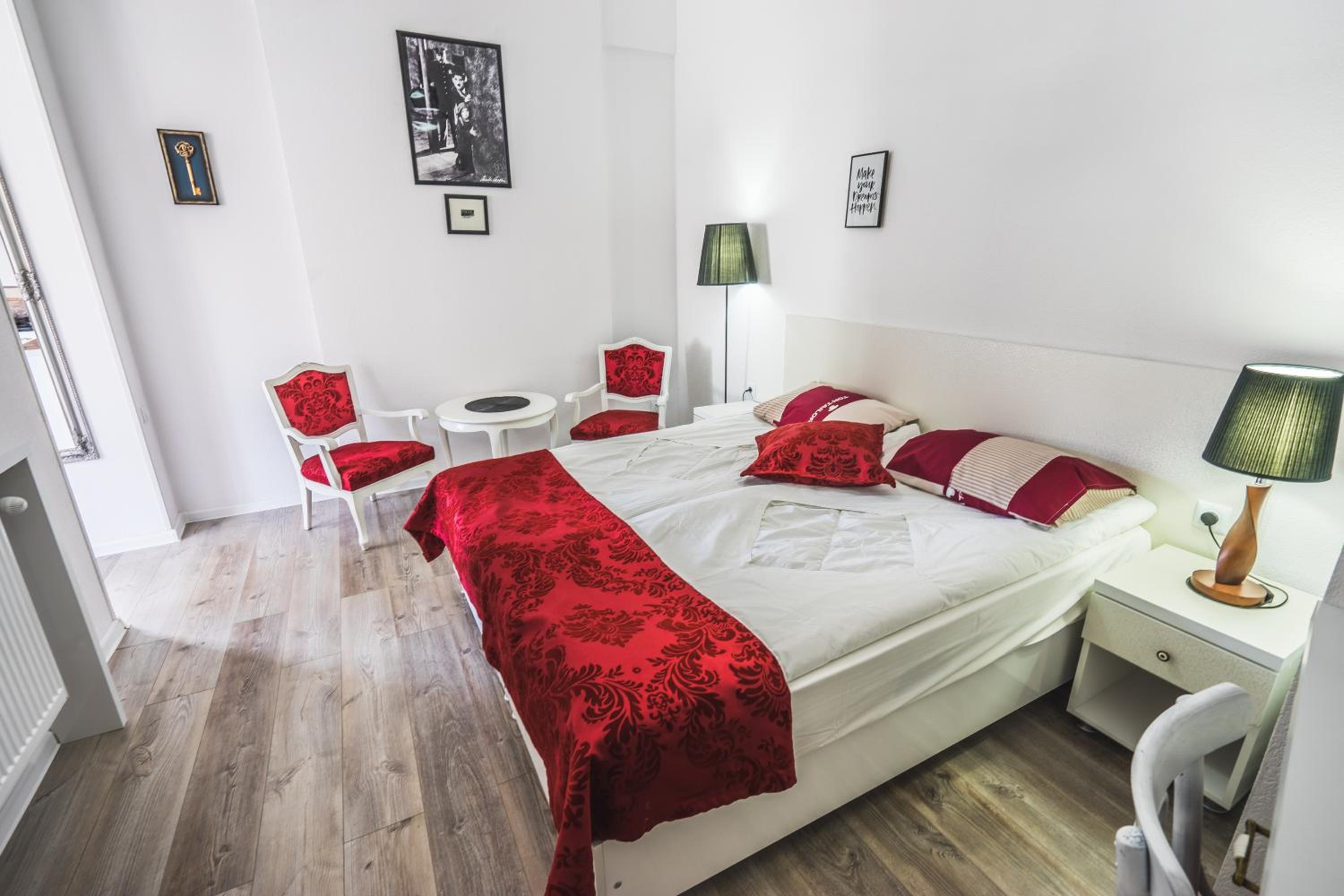 Apartment with Terrace photo 2