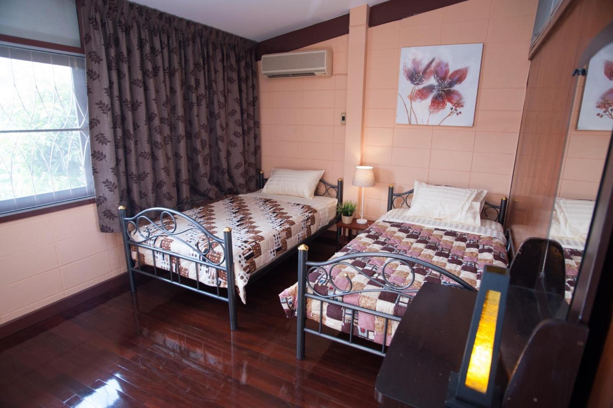 Twin Room with Garden View photo 3