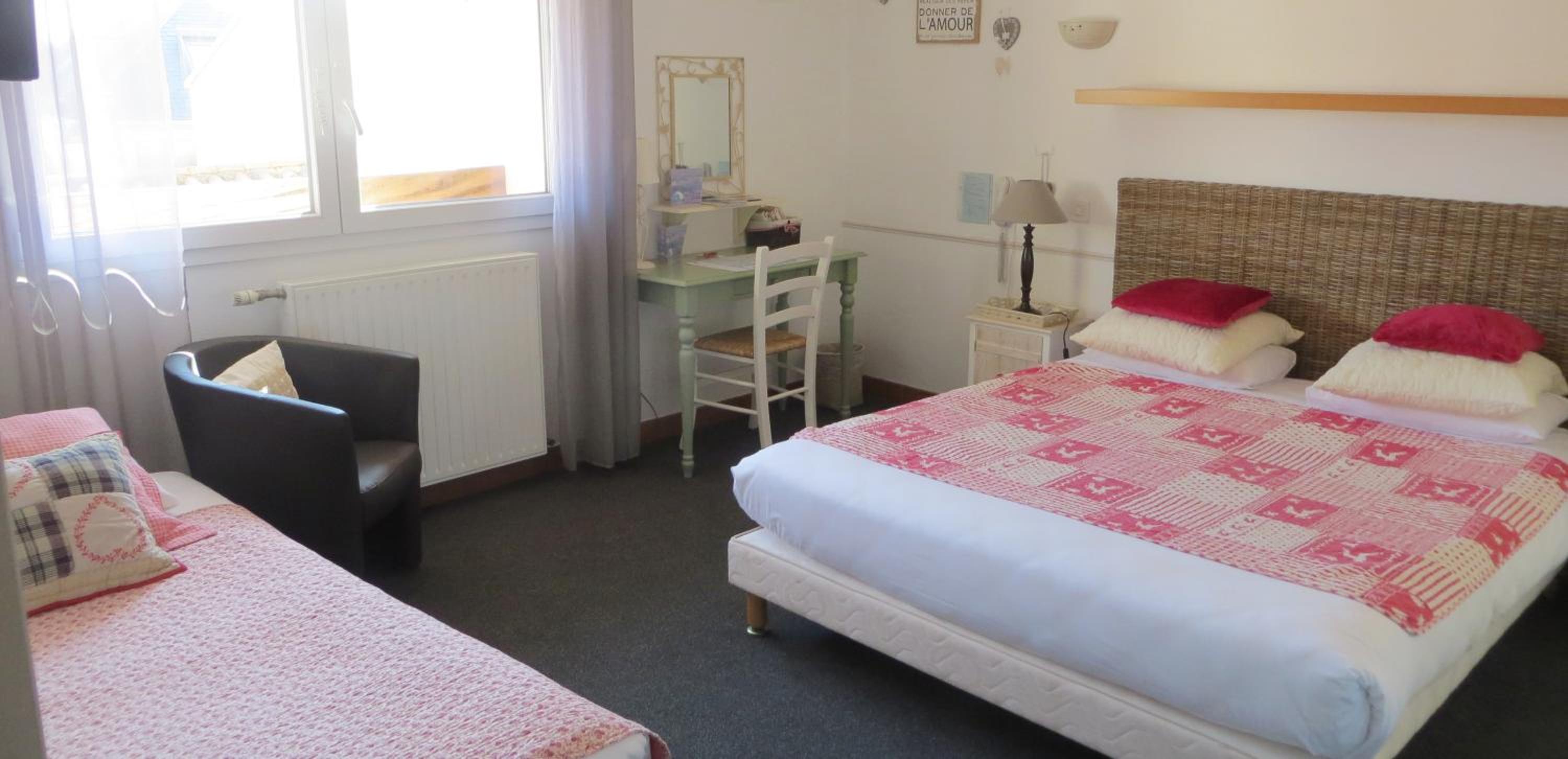 Standard Family Room - Photo 15