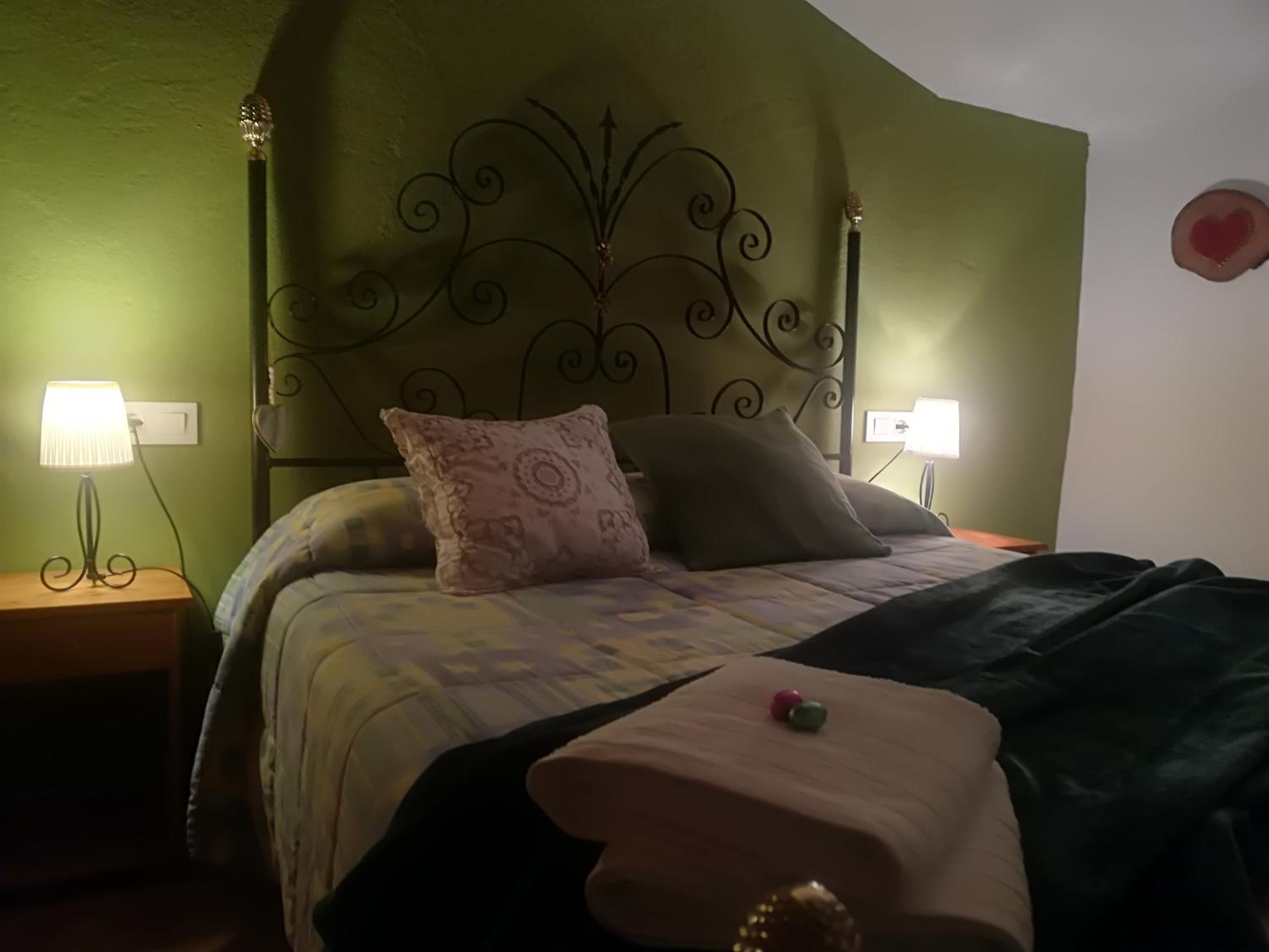 Four-Bedroom House - Photo 22