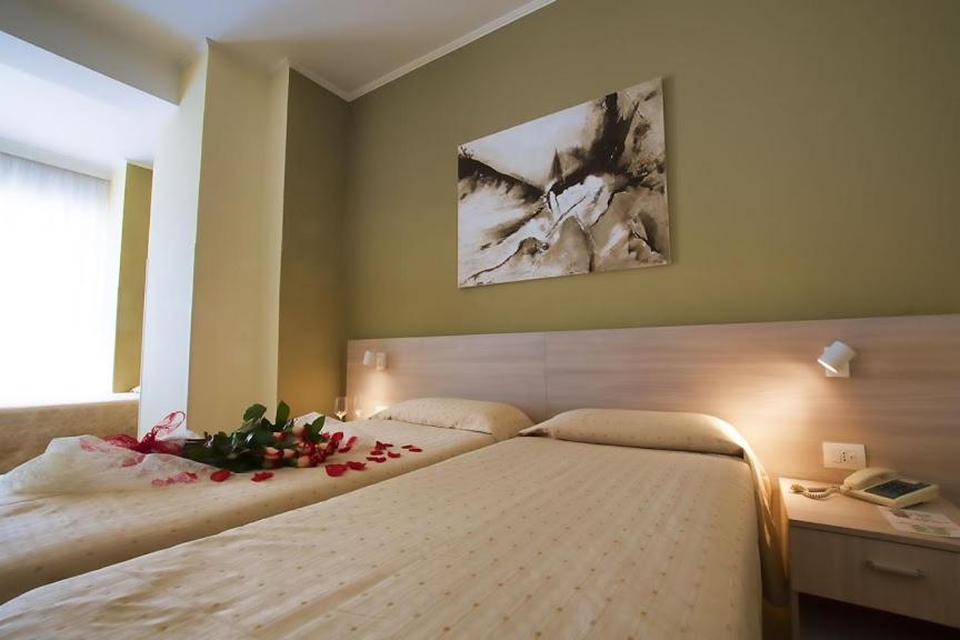 Double or Twin Room - Photo 2
