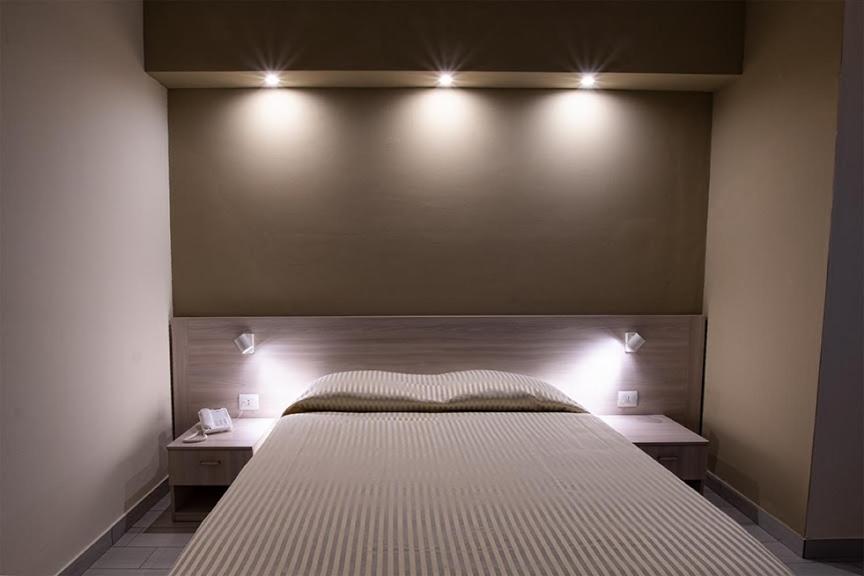 Economy Double Room - Photo 10
