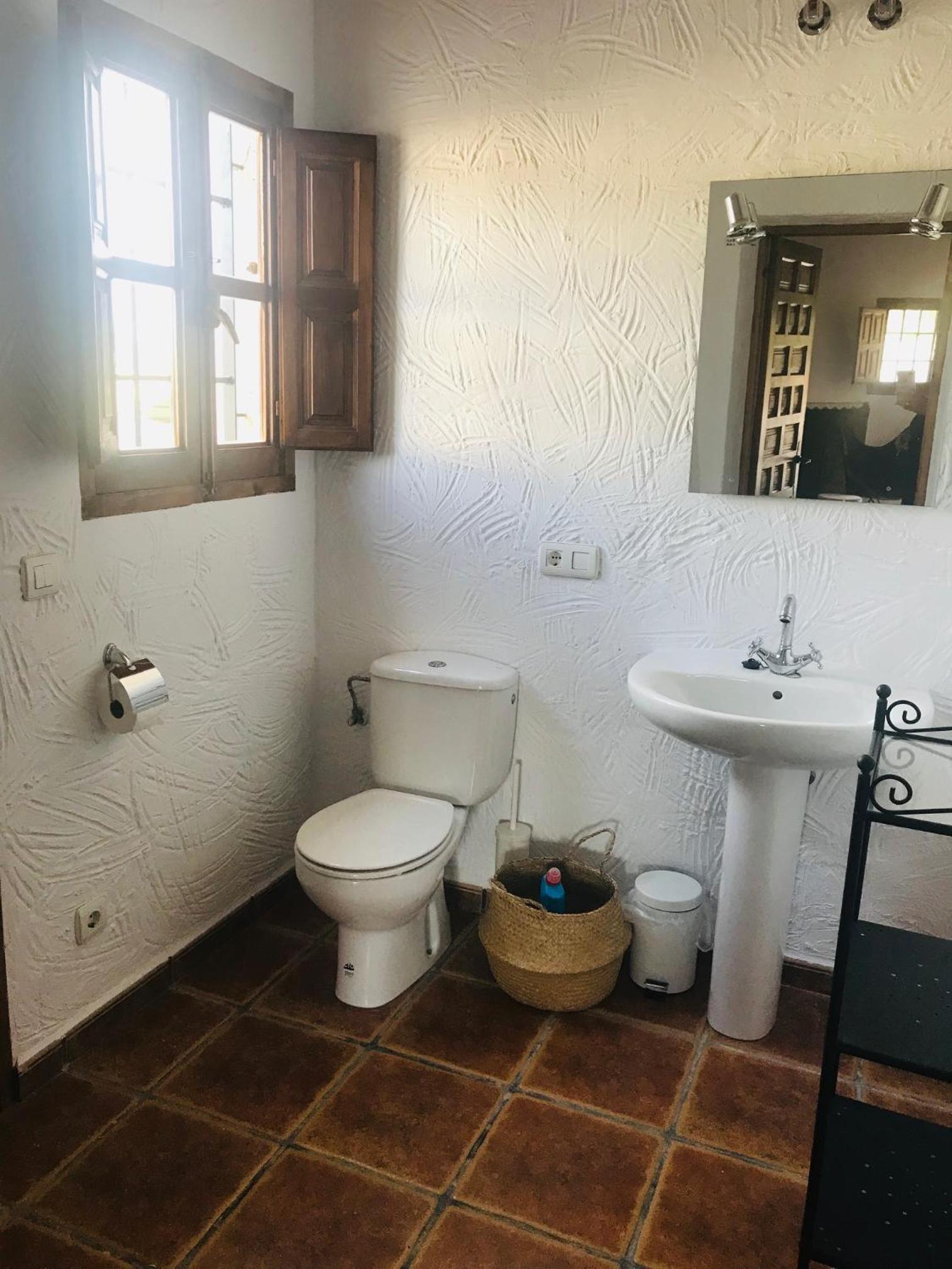 Deluxe Double Room with Shower - Photo 2