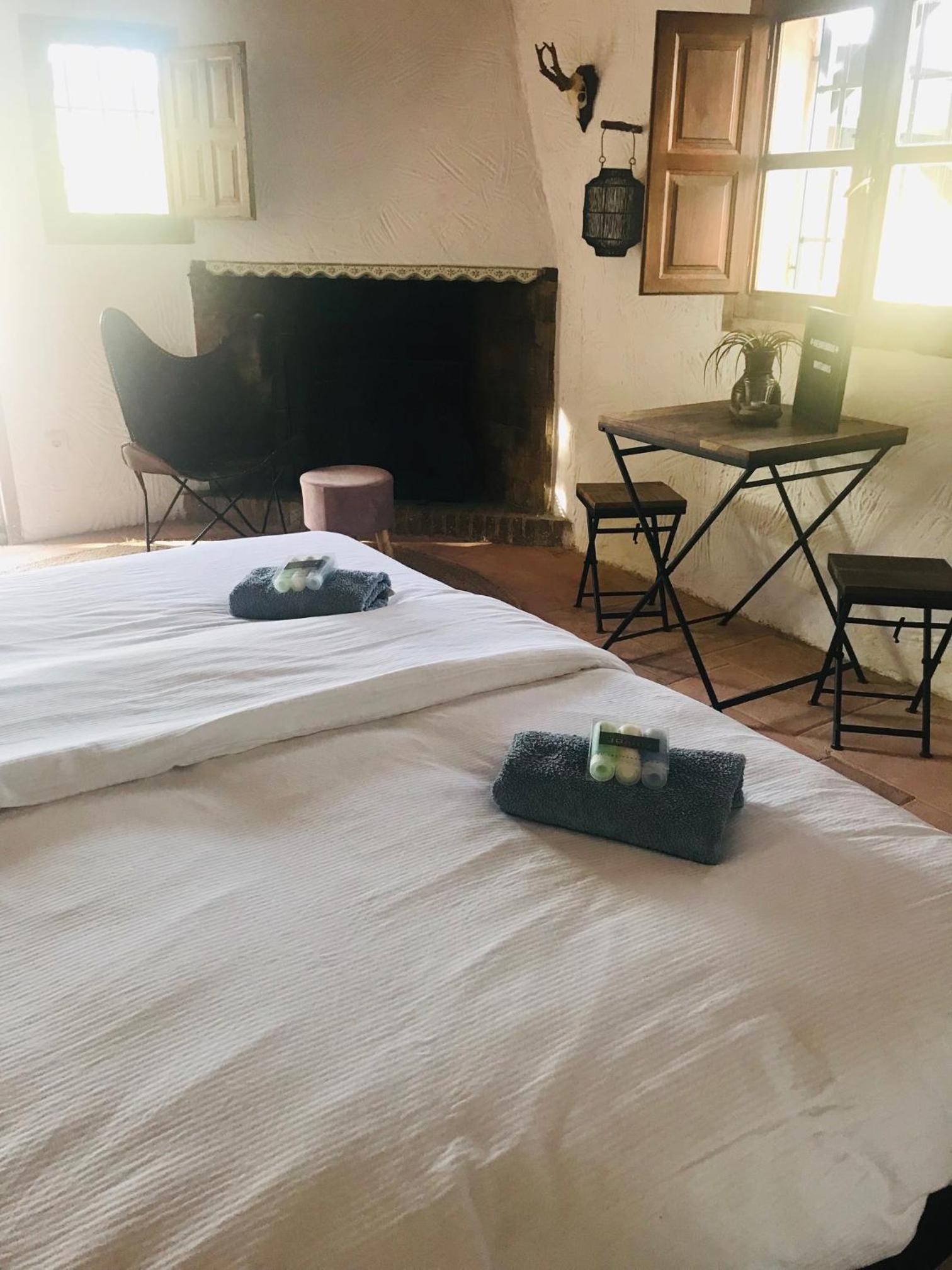 Deluxe Double Room with Shower - Photo 1