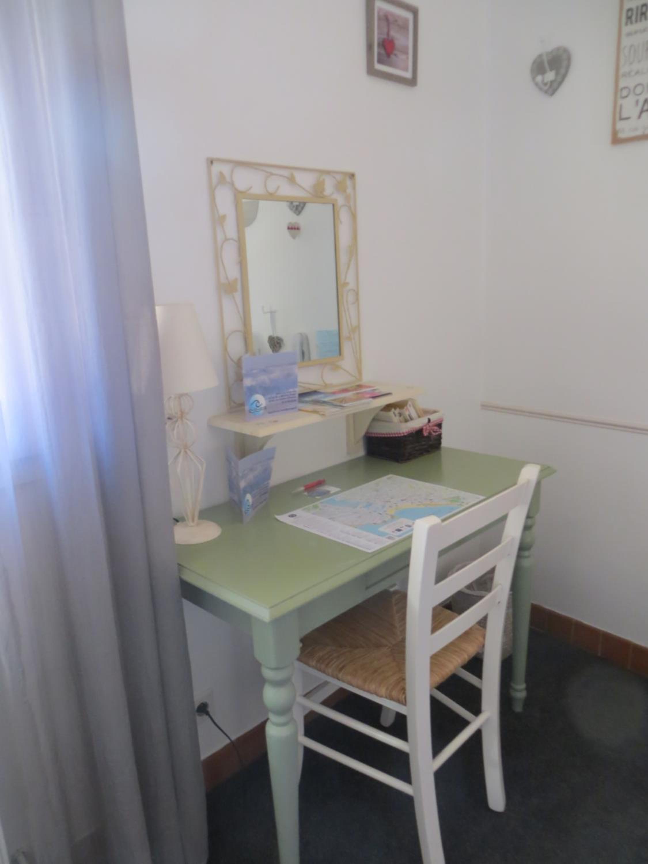Standard Family Room - Photo 3