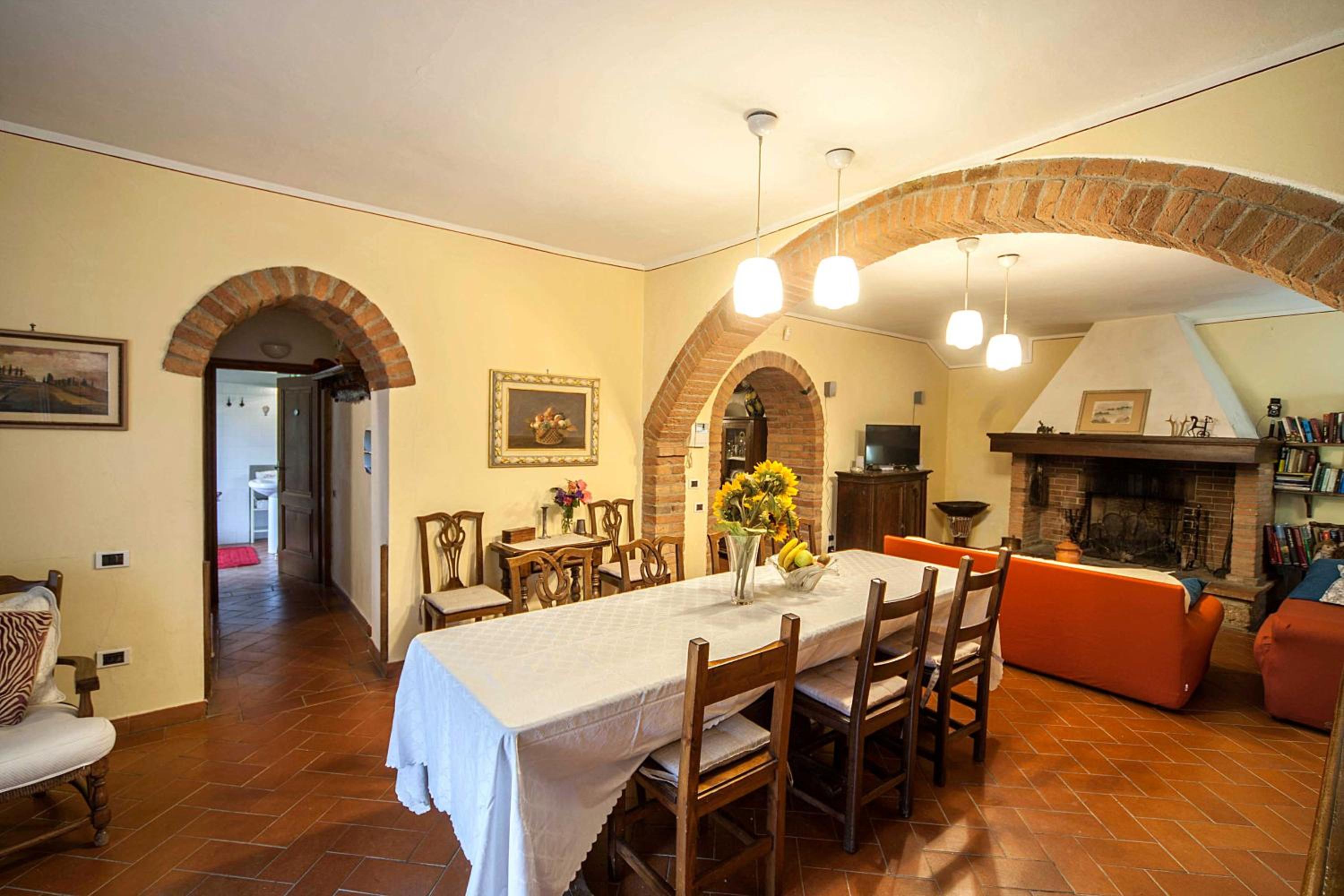 Four-Bedroom House photo 2
