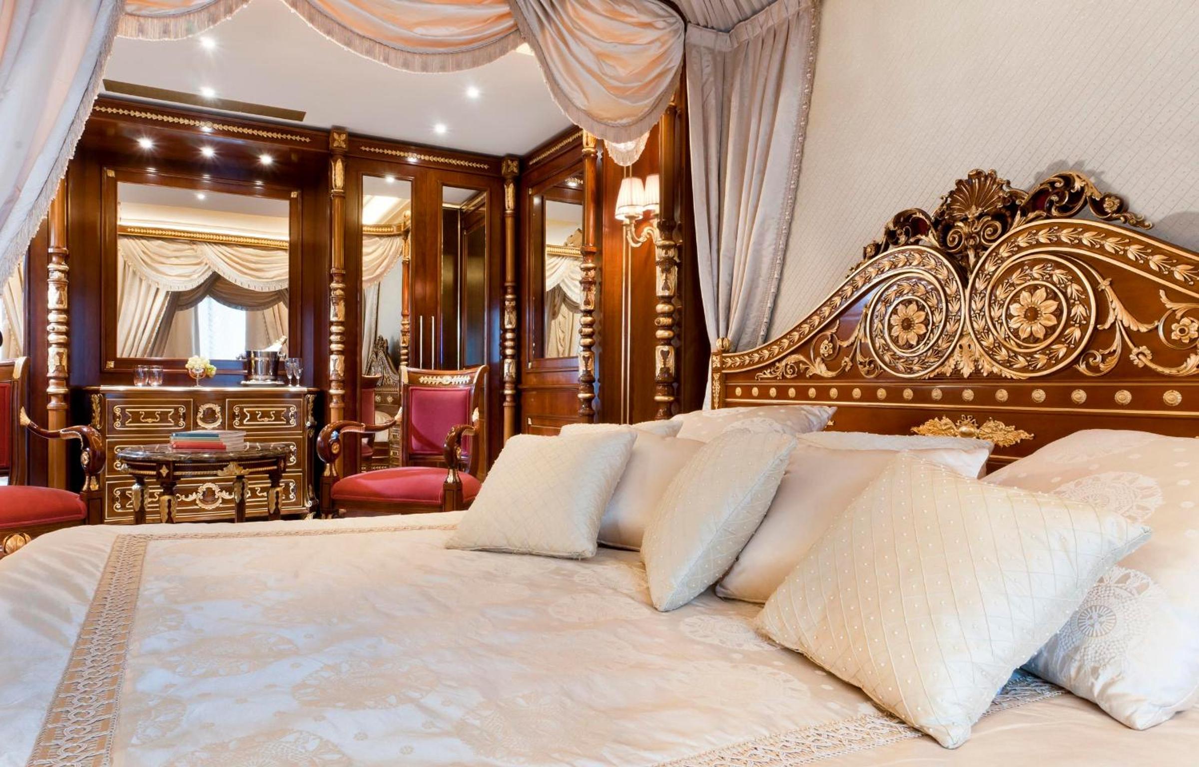 Suite with Lake View - Photo 14