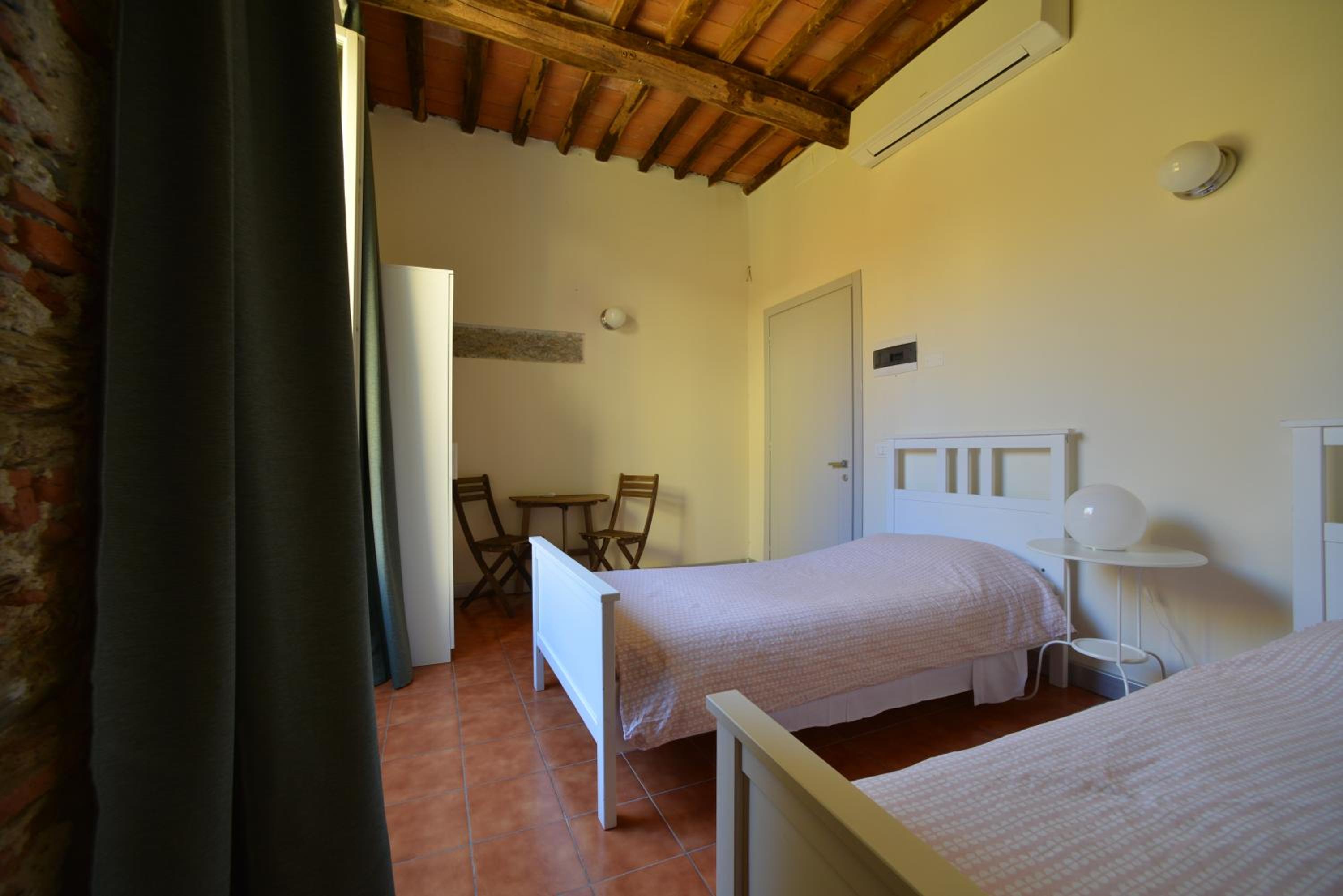 Twin Room with Shared Bathroom photo 1