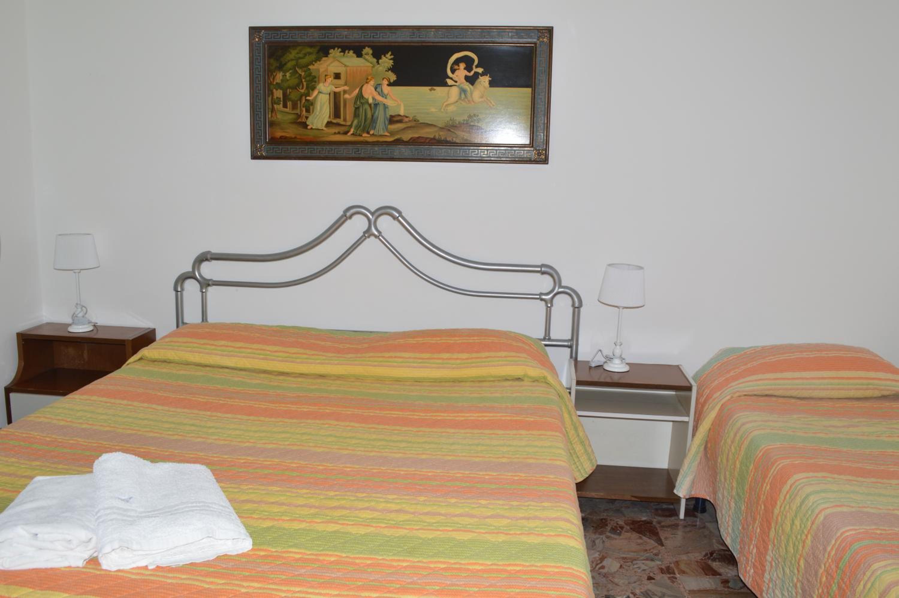 Classic Triple Room - Photo 1