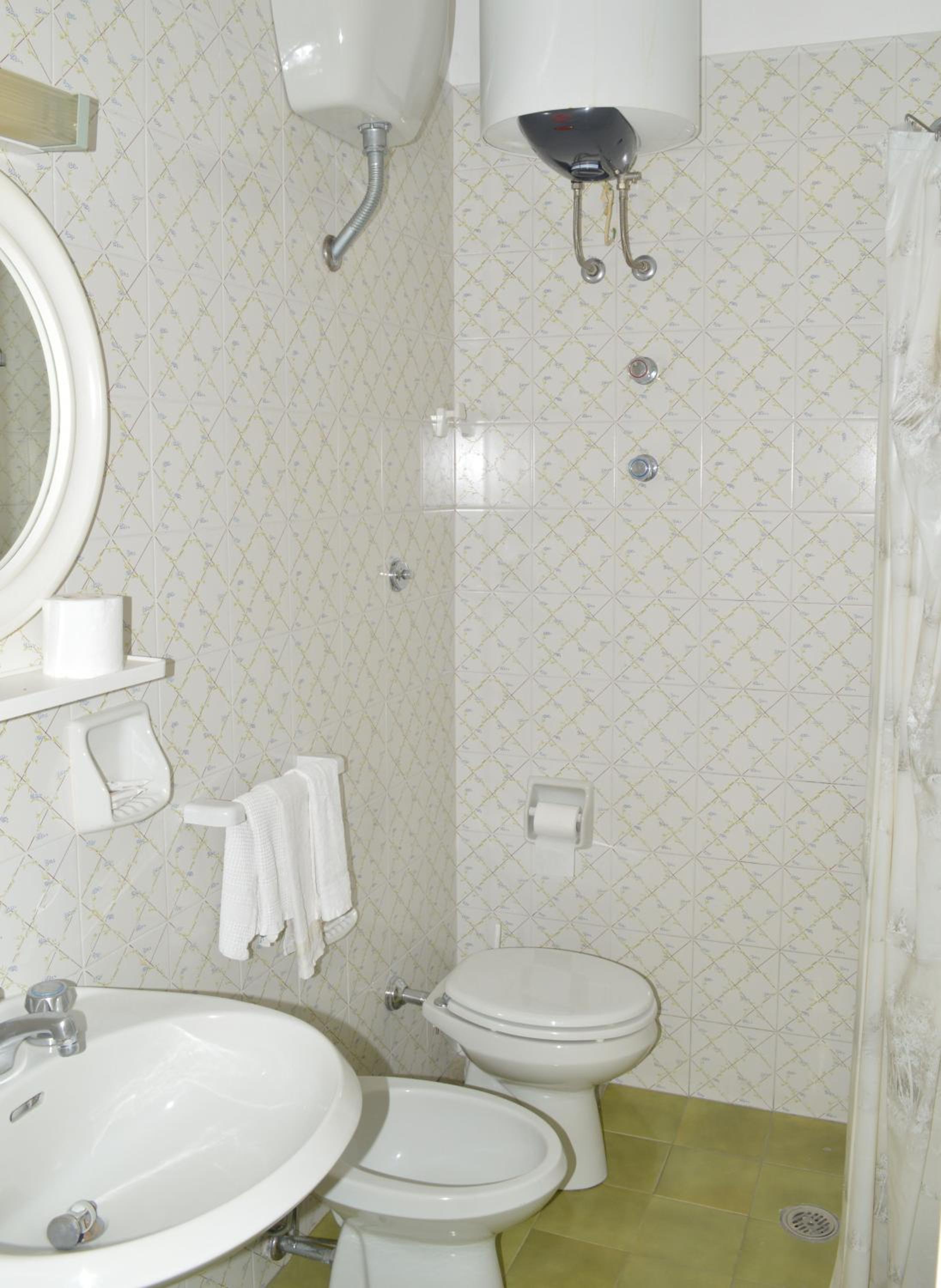 Superior Triple Room with Sea View - Photo 8