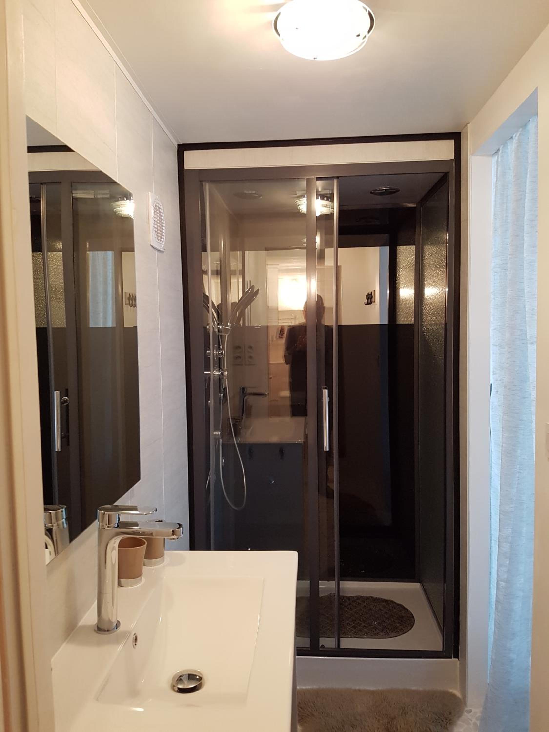 Deluxe Double Room - Photo 12