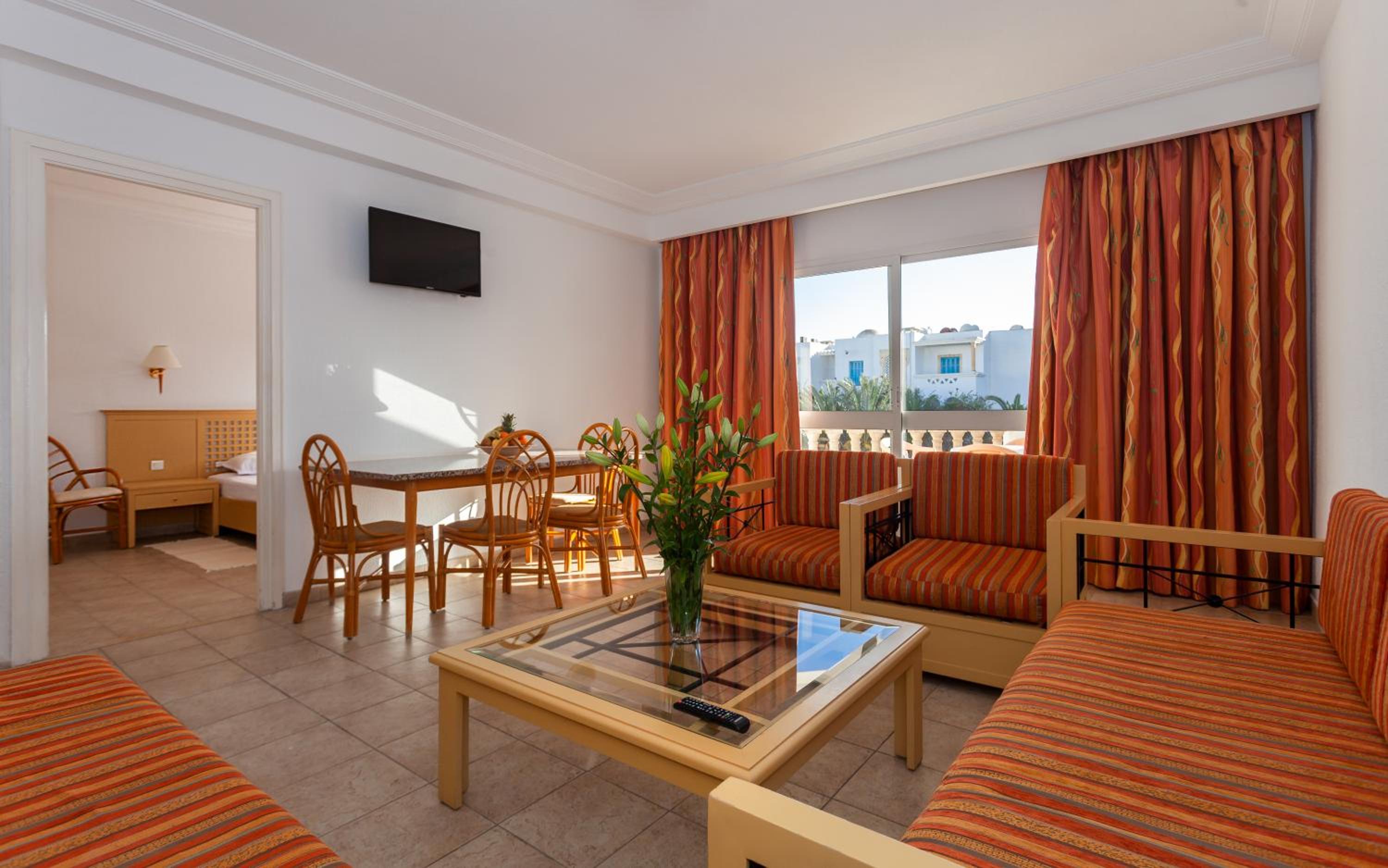 2-Room Apartment (6 people)