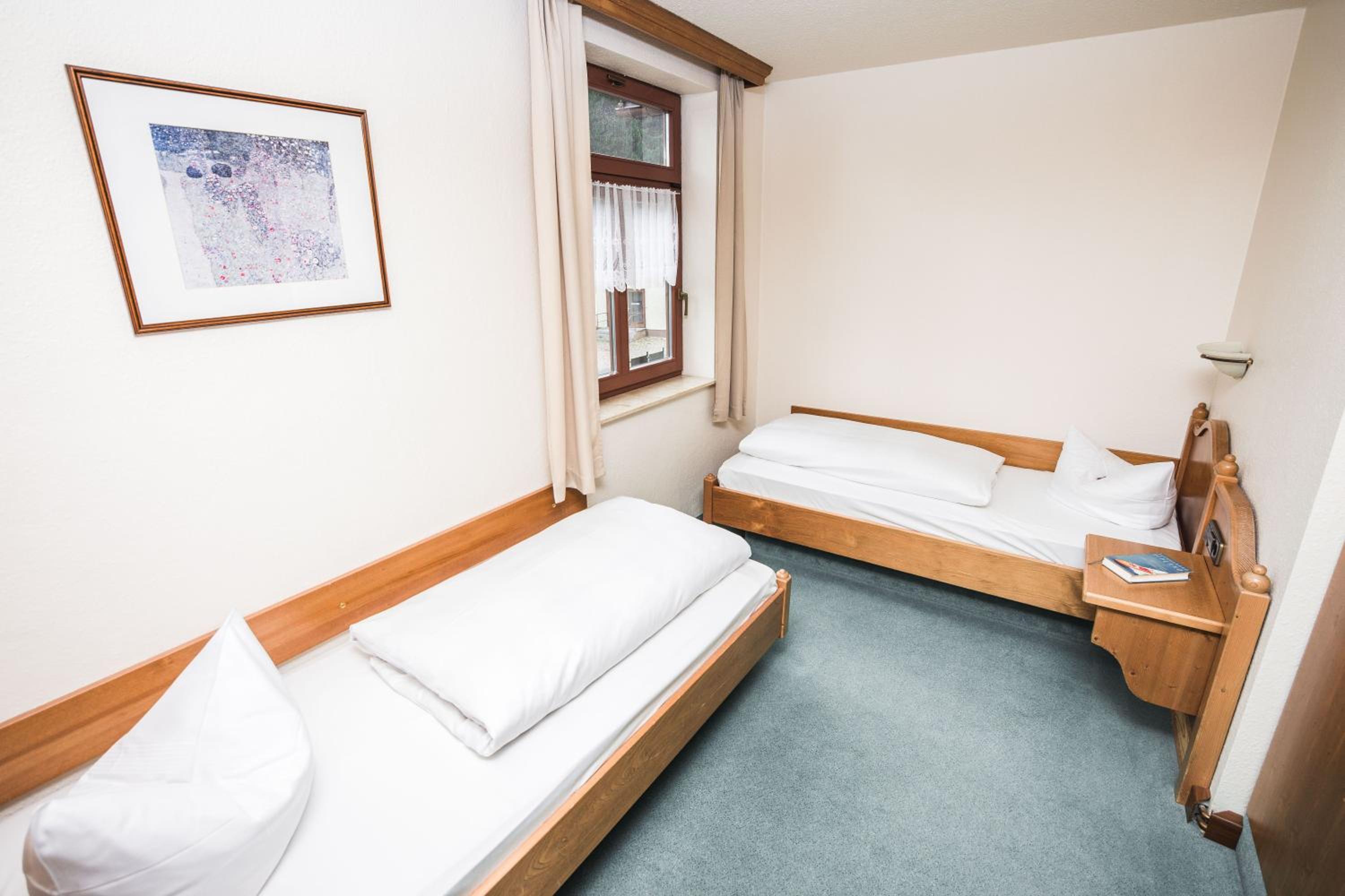 Standard Twin Room photo 2