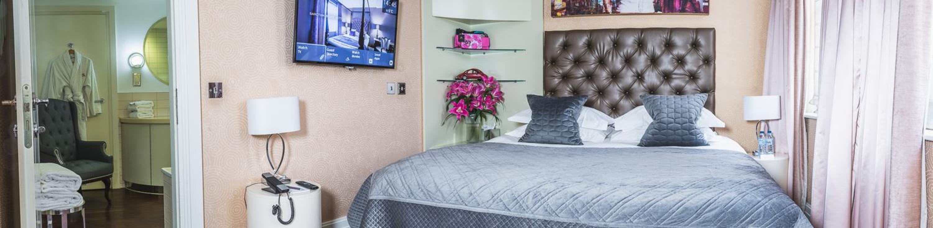 Deluxe Junior Suite photo 3