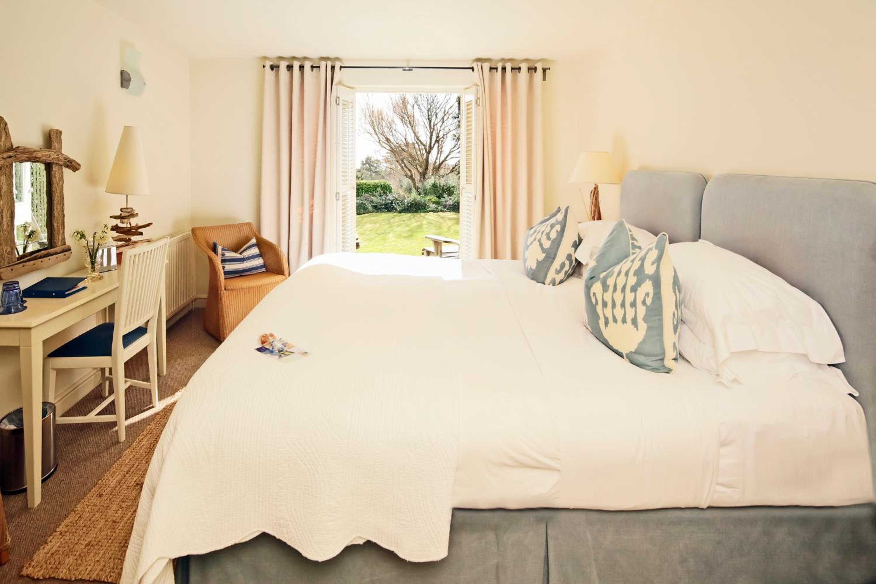 Superior Room with Private Deck photo 2