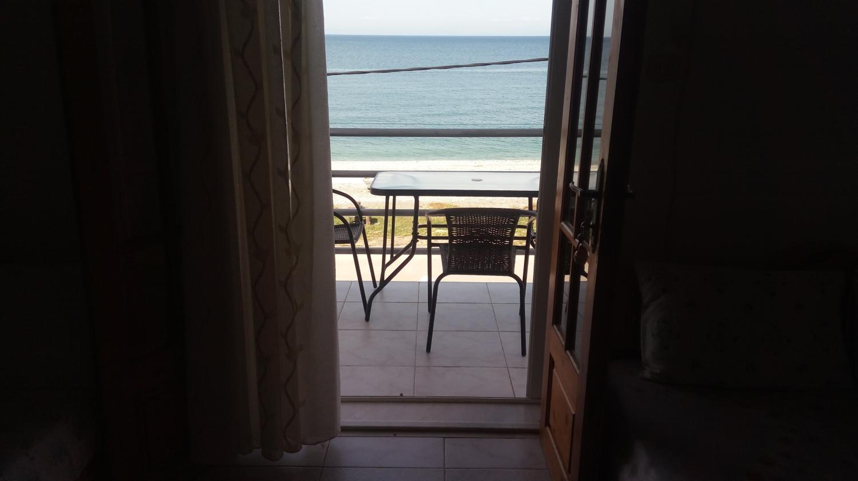 Standard Triple Room with Sea View - Photo 2