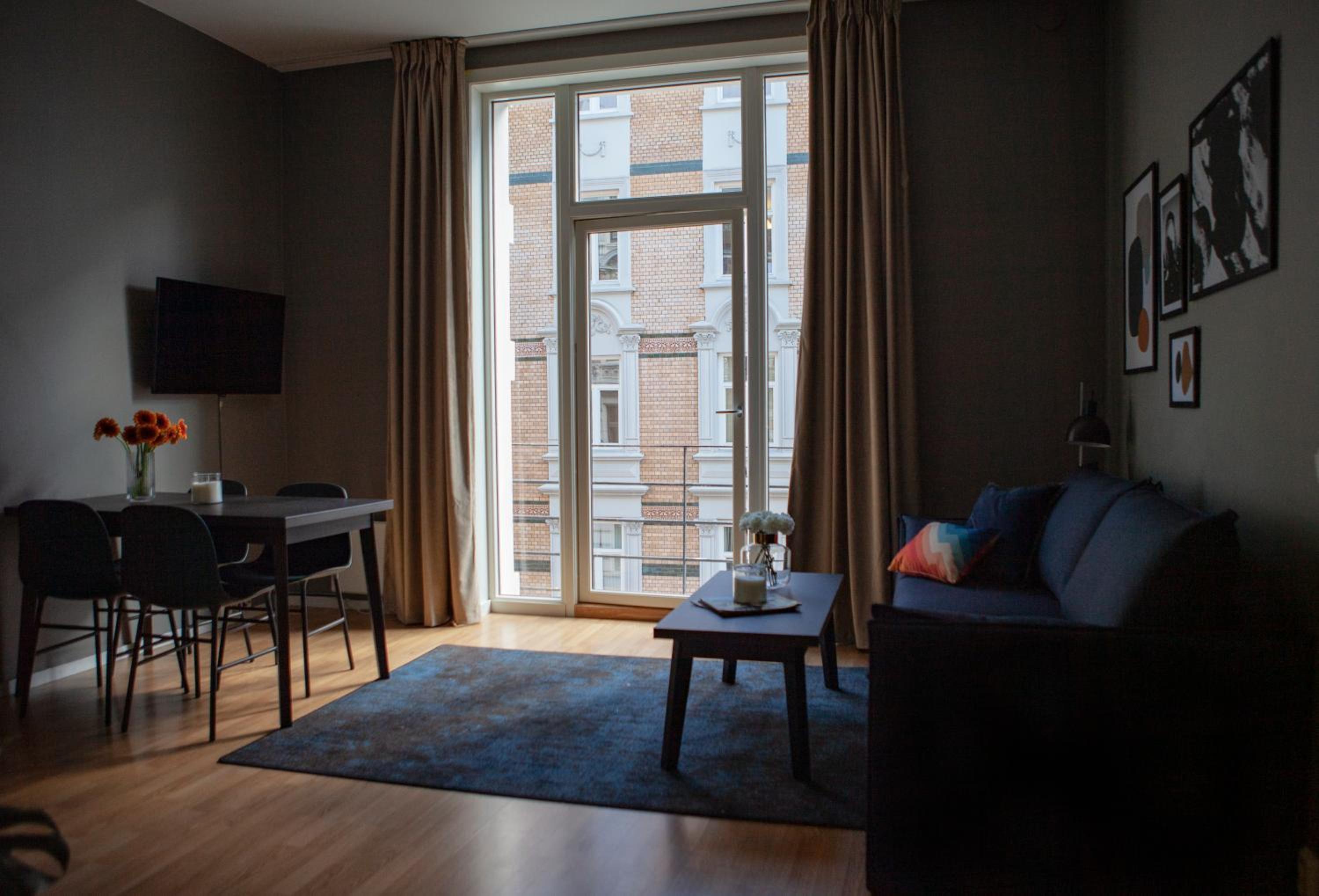 One-Bedroom Apartment - Photo 8