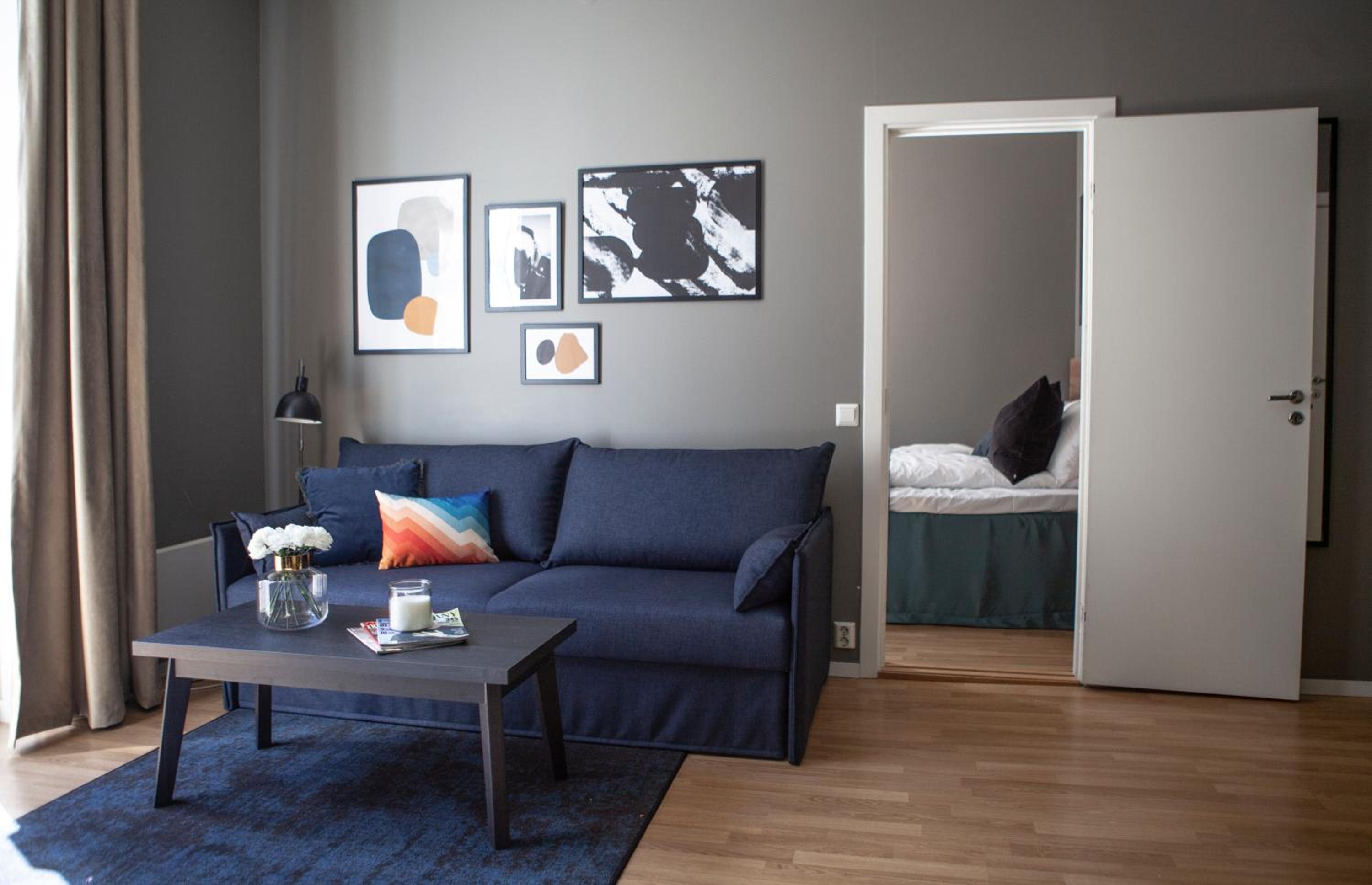 One-Bedroom Apartment - Photo 2