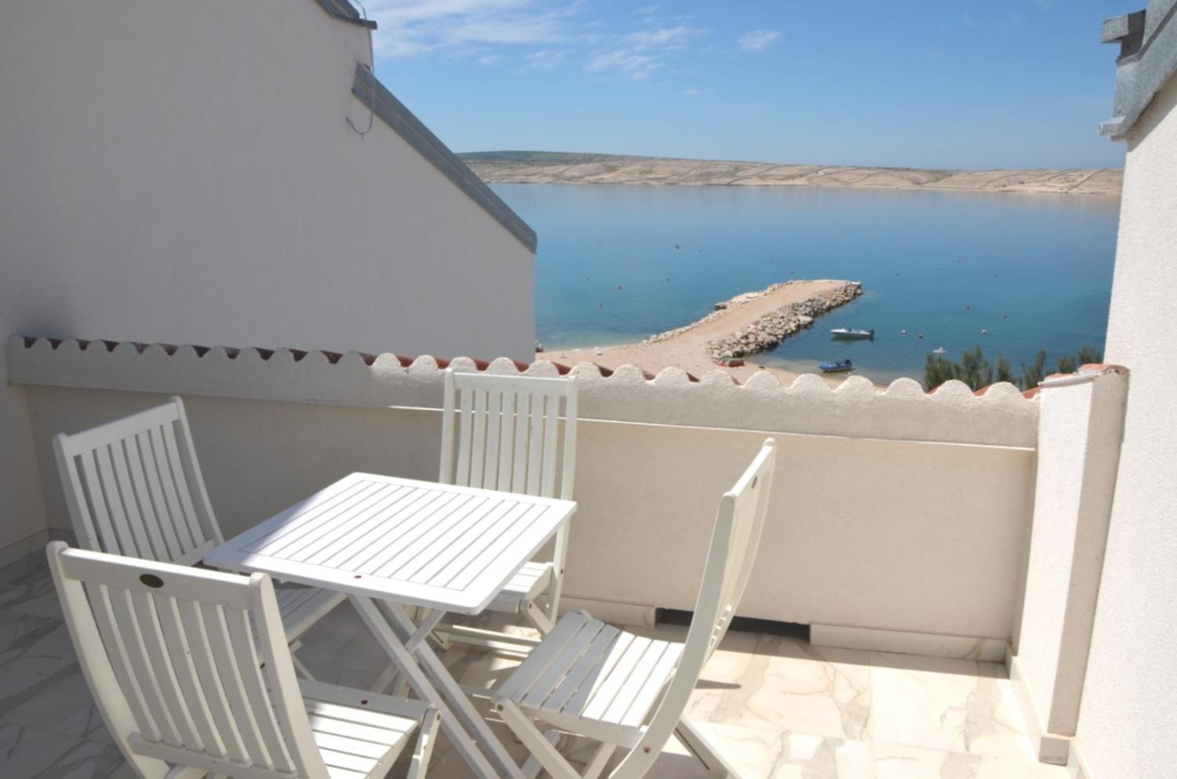 Two-Bedroom Apartment with Terrace and Sea View photo 2
