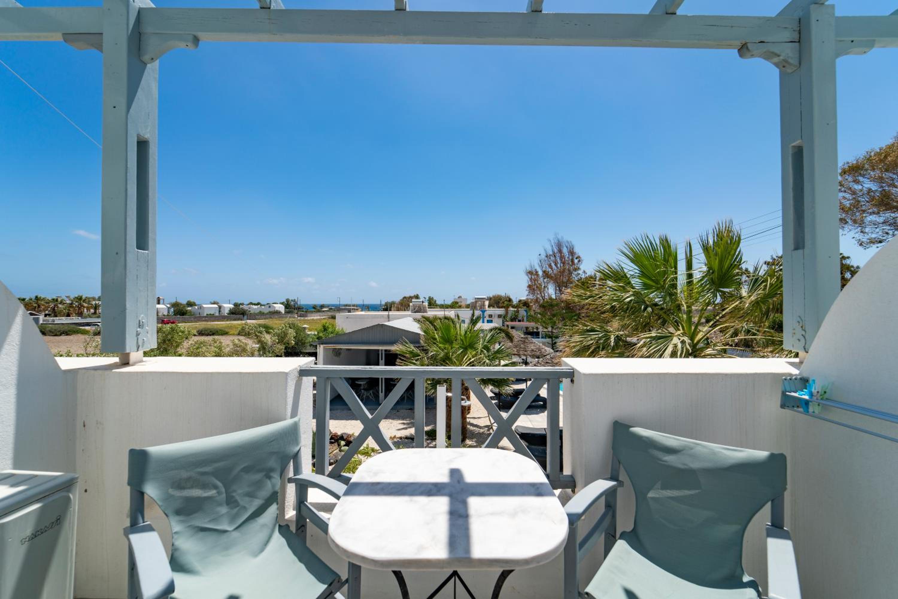 Studio with Pool View - Upper Level - Photo 19