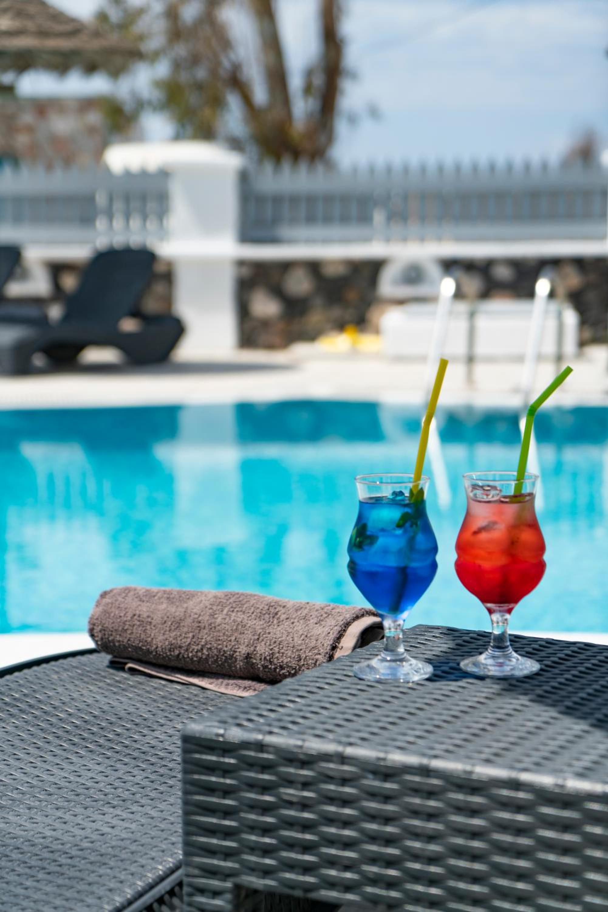 Studio with Pool View - Upper Level - Photo 4