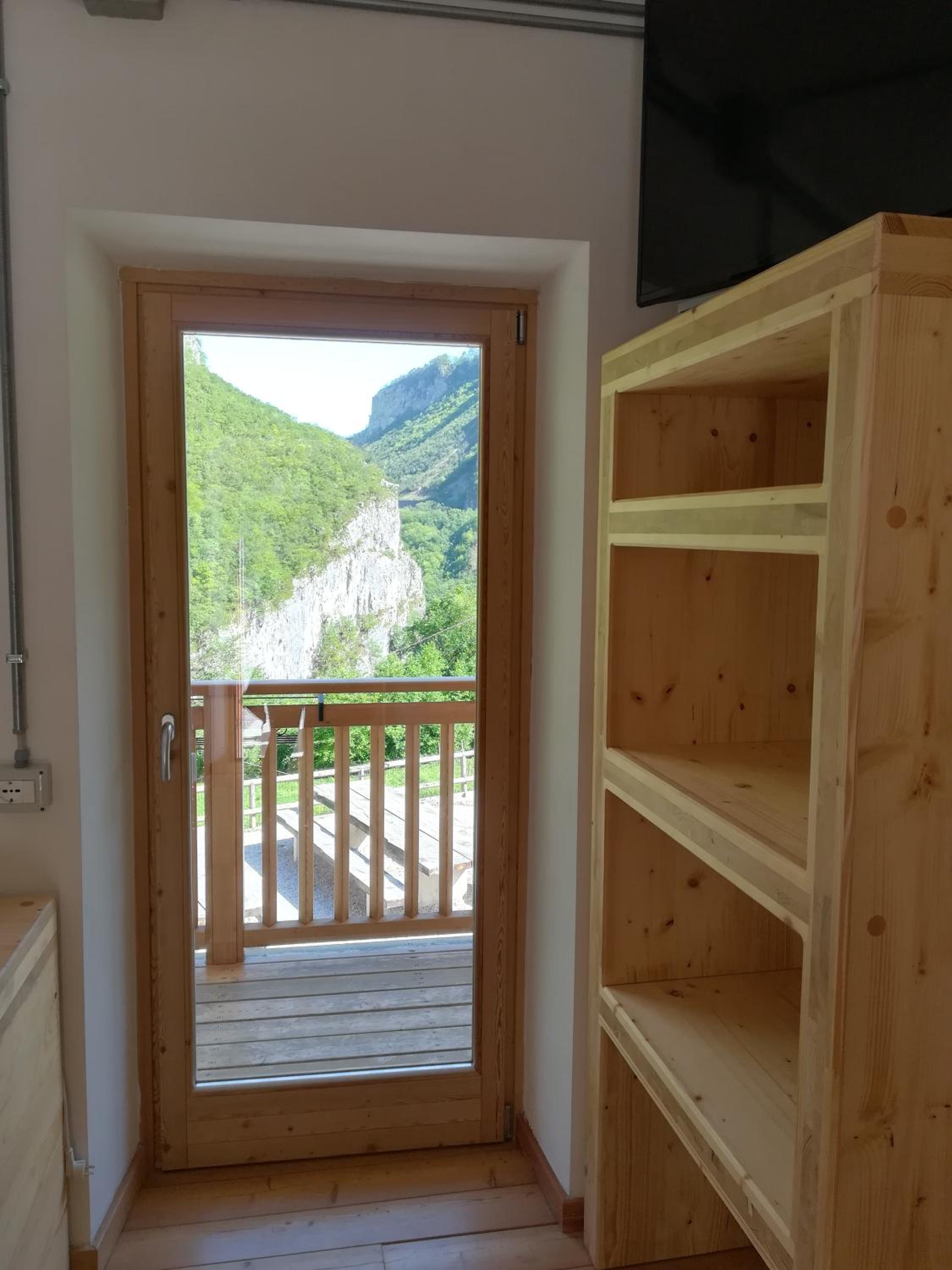 Economy Double Room with Private External Bathroom - Photo 4