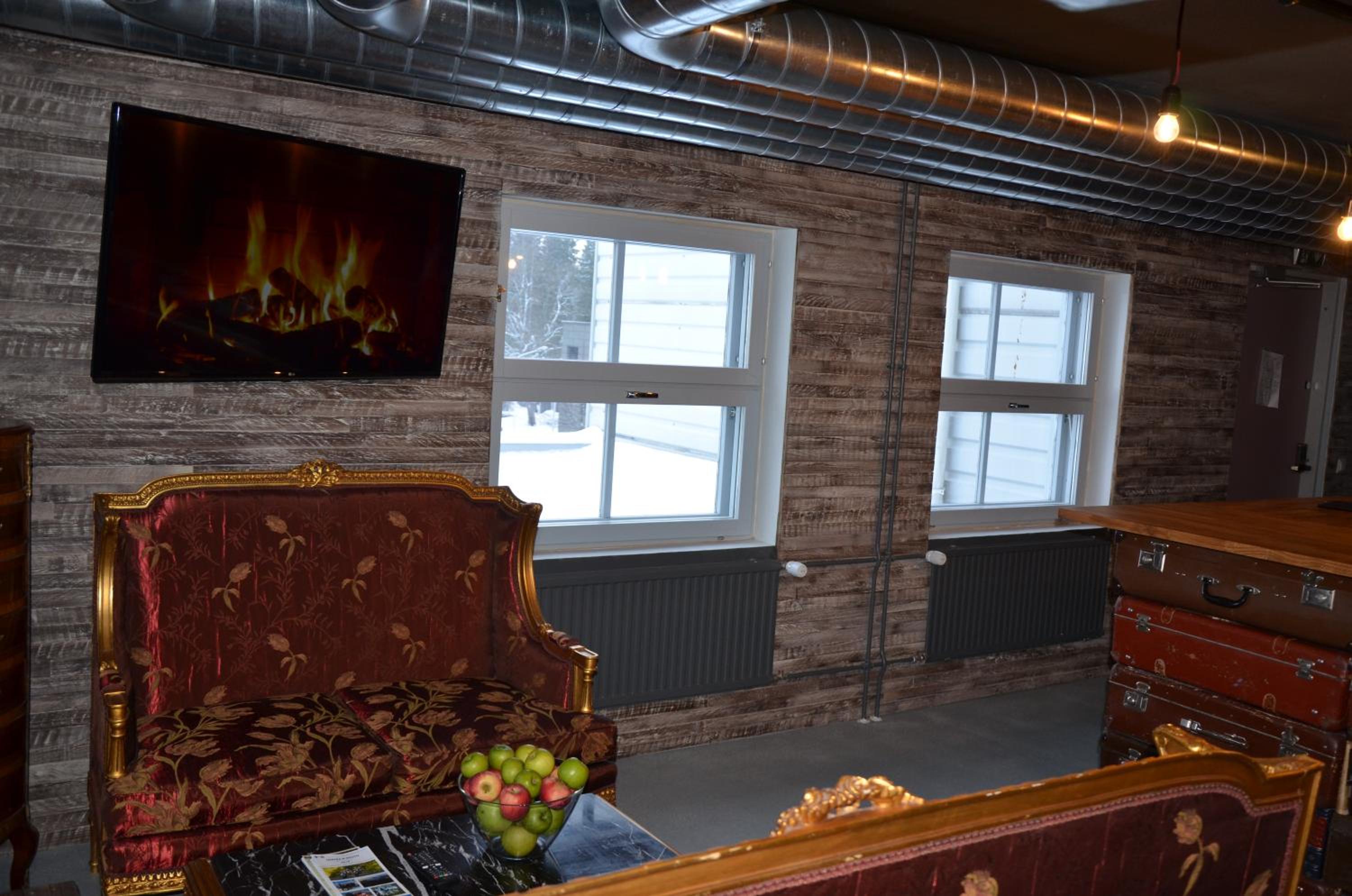 Suite with Lake View - Photo 8