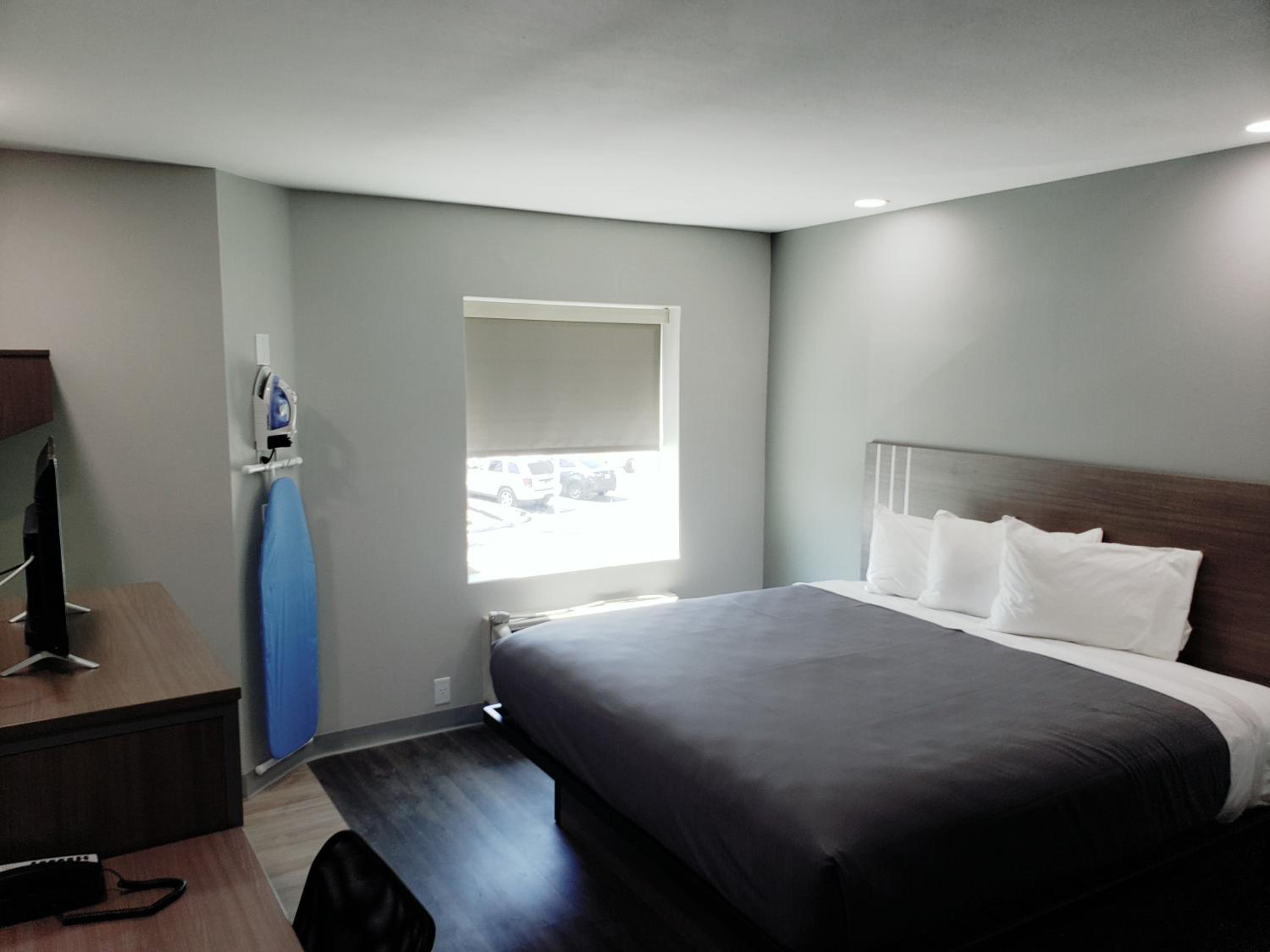 King Room - Non-Smoking