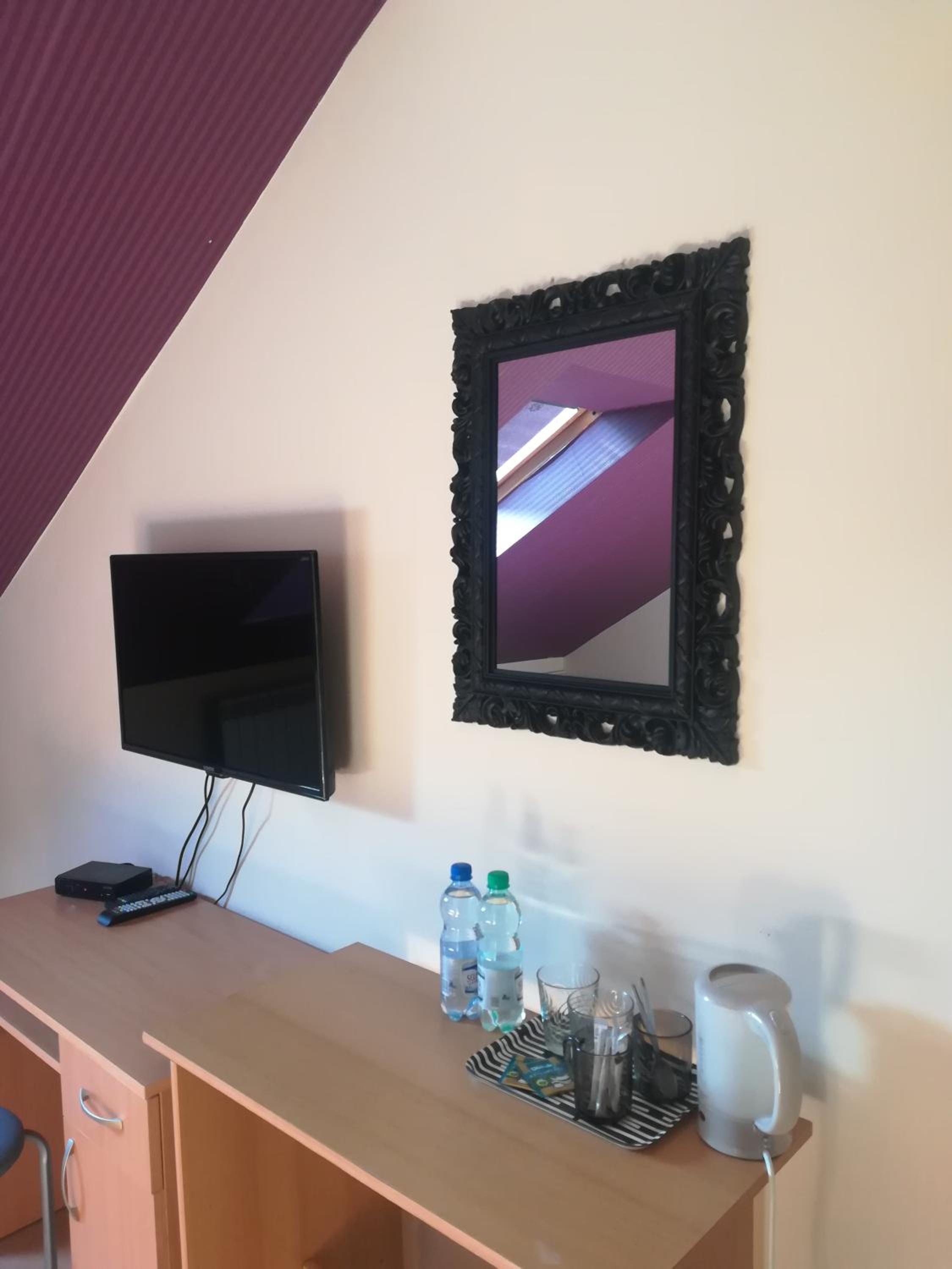 Twin Room - Photo 1