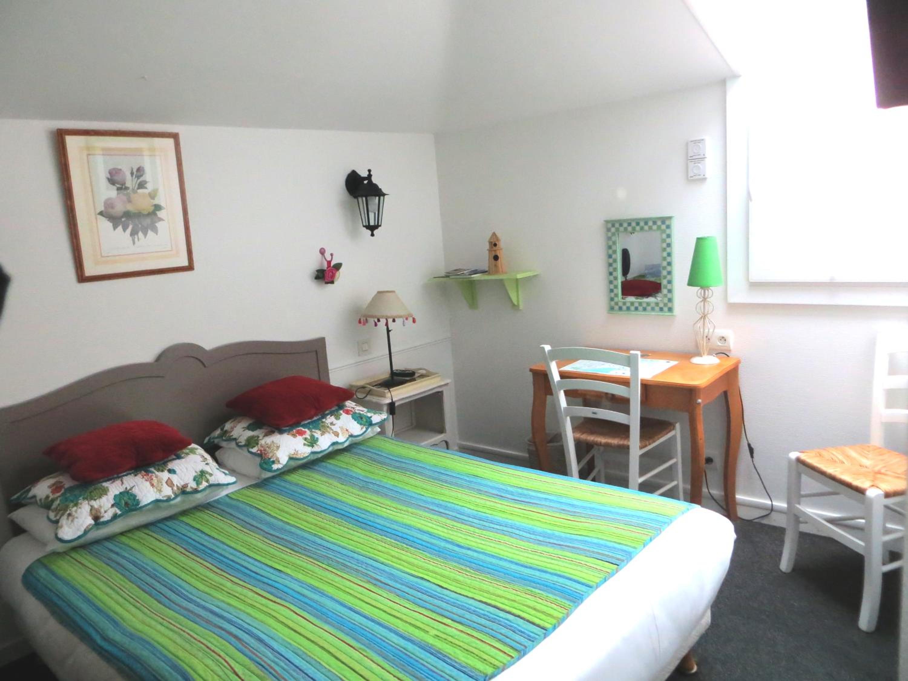 Standard Double Room - Photo 5