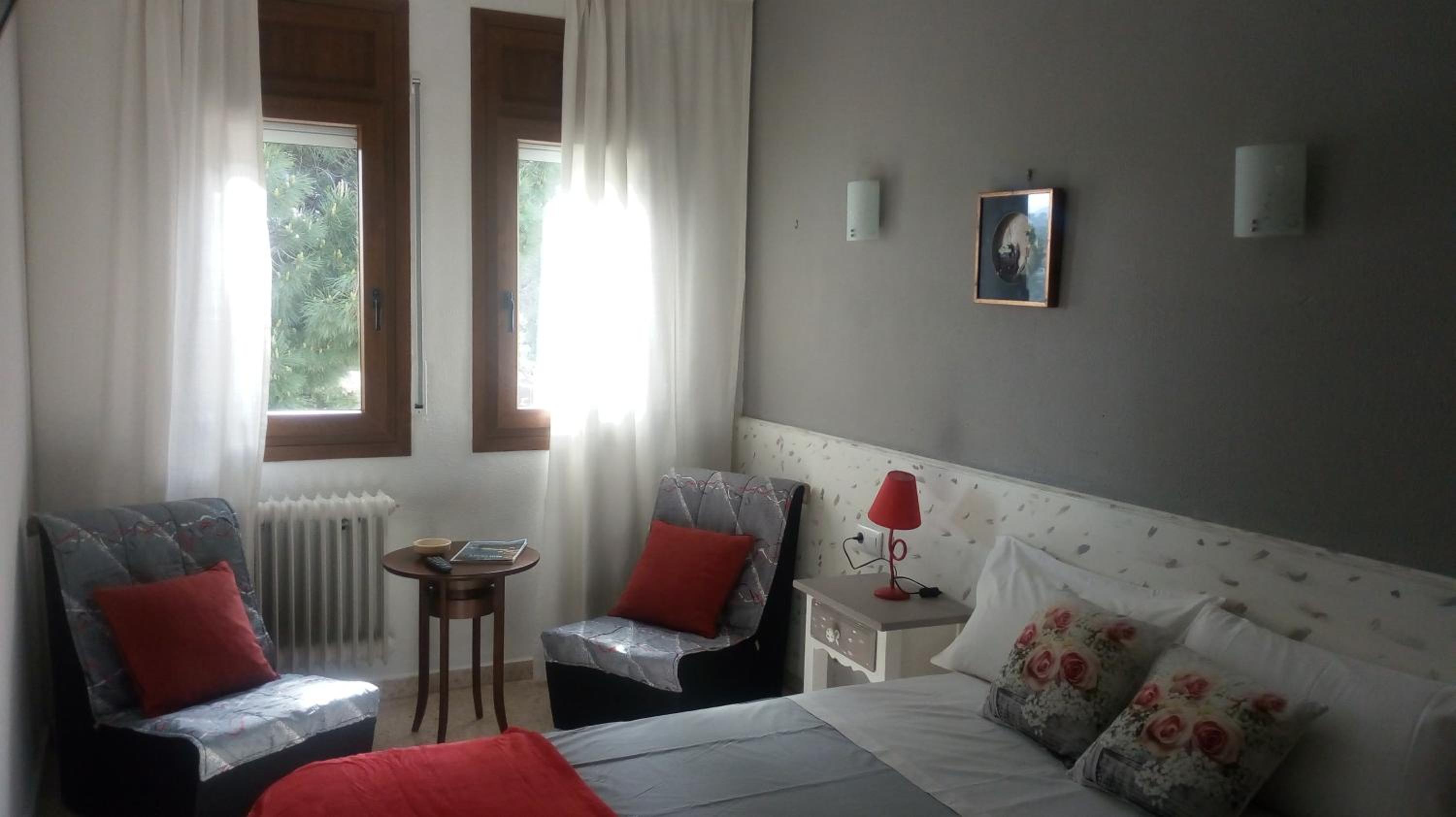 Double or Twin Room - Photo 6