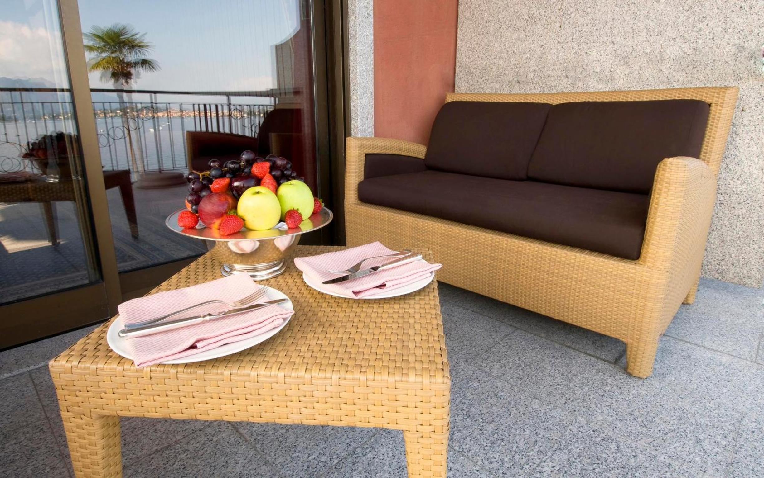 Junior Suite with Lake View - Photo 10