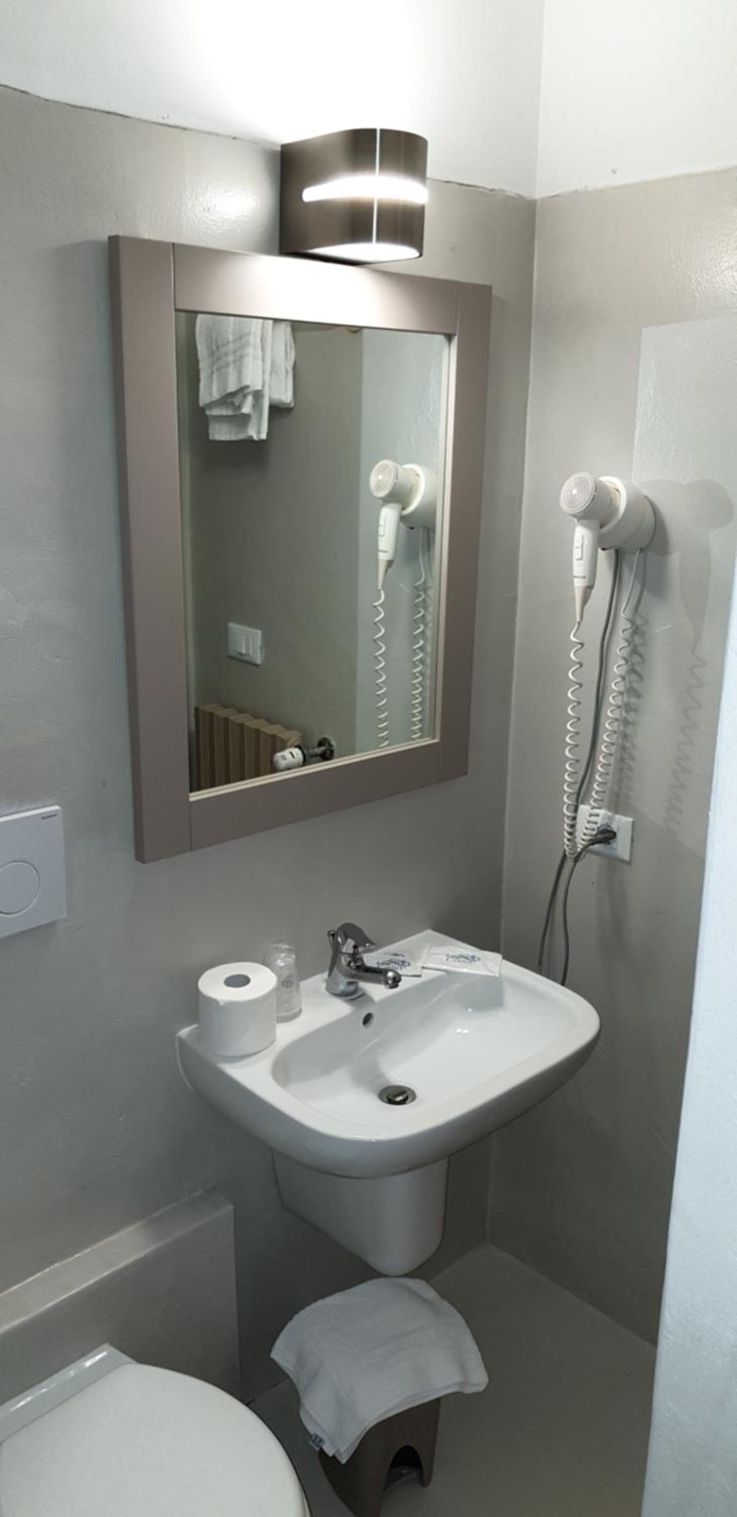 Double Room - Photo 9