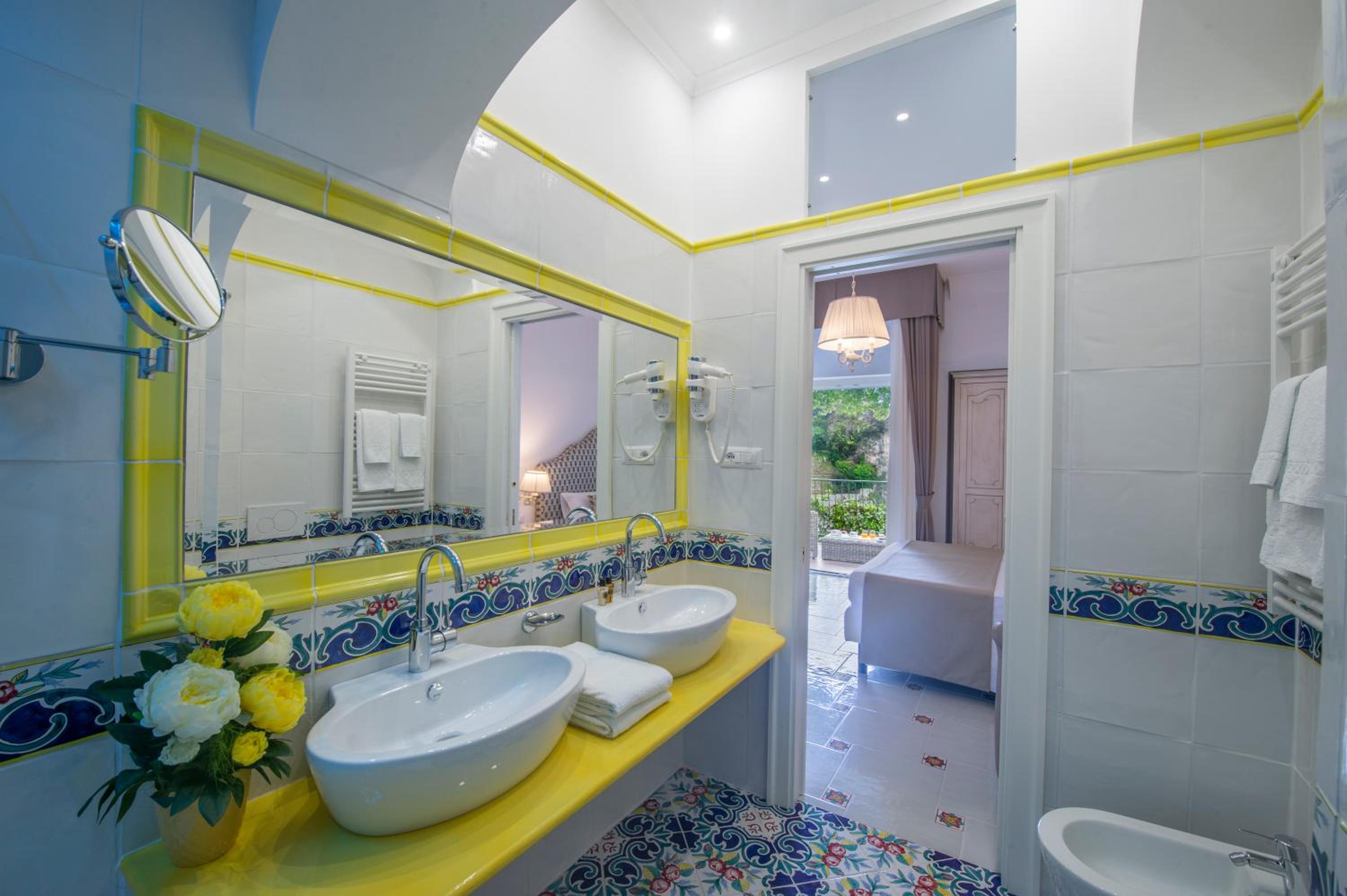Deluxe Double Room with Sea View - Photo 6