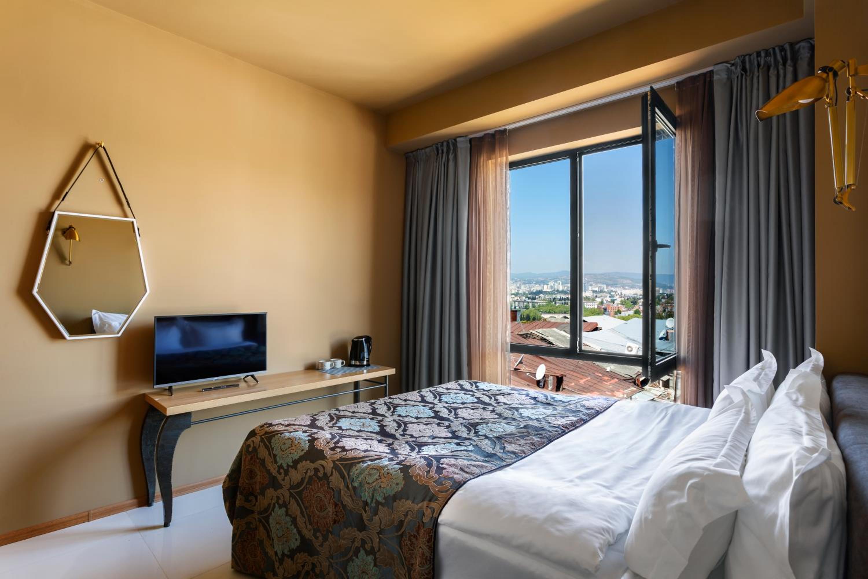 Budget Double Room - Photo 1