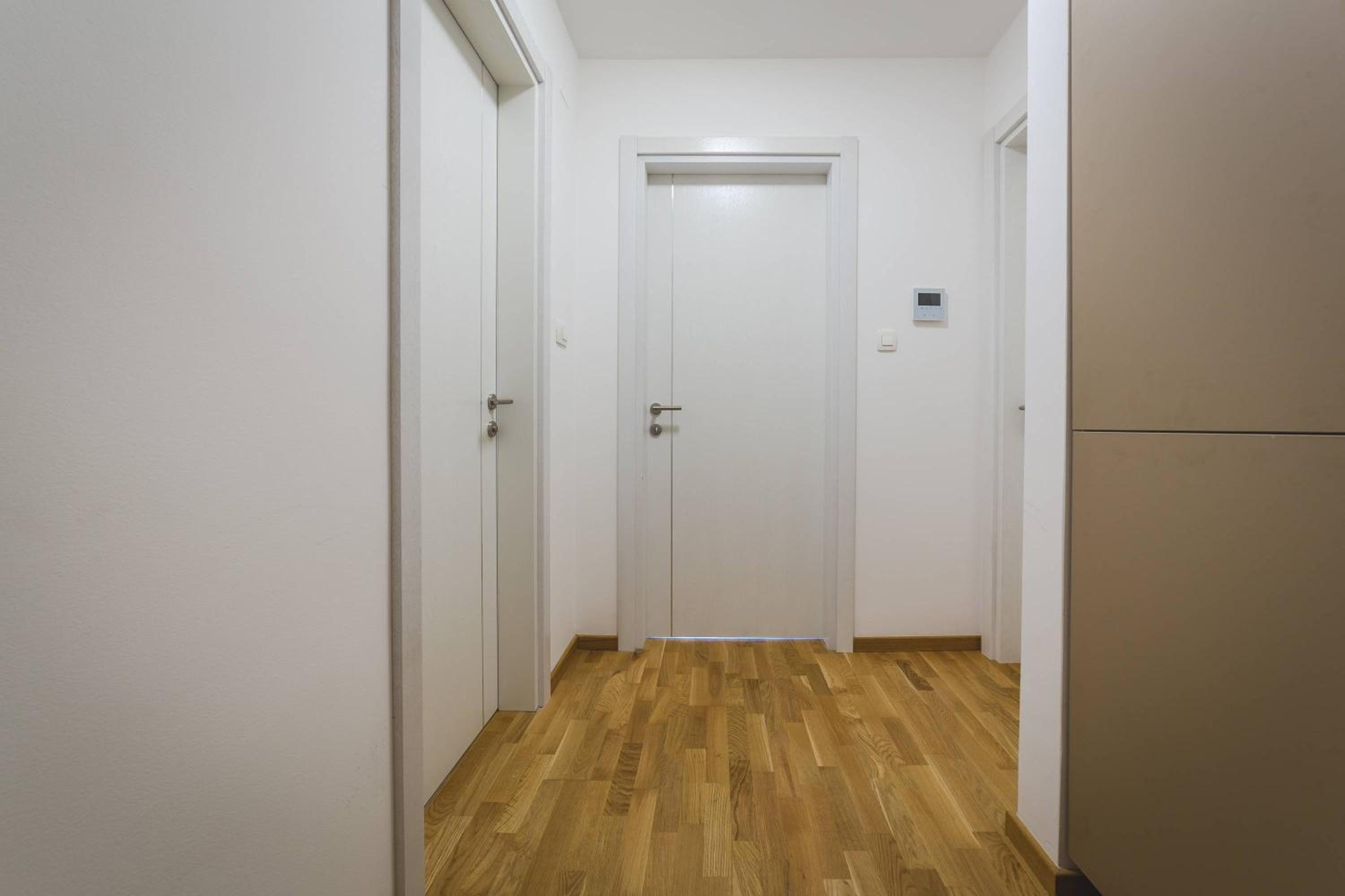 One-Bedroom Apartment - Photo 7