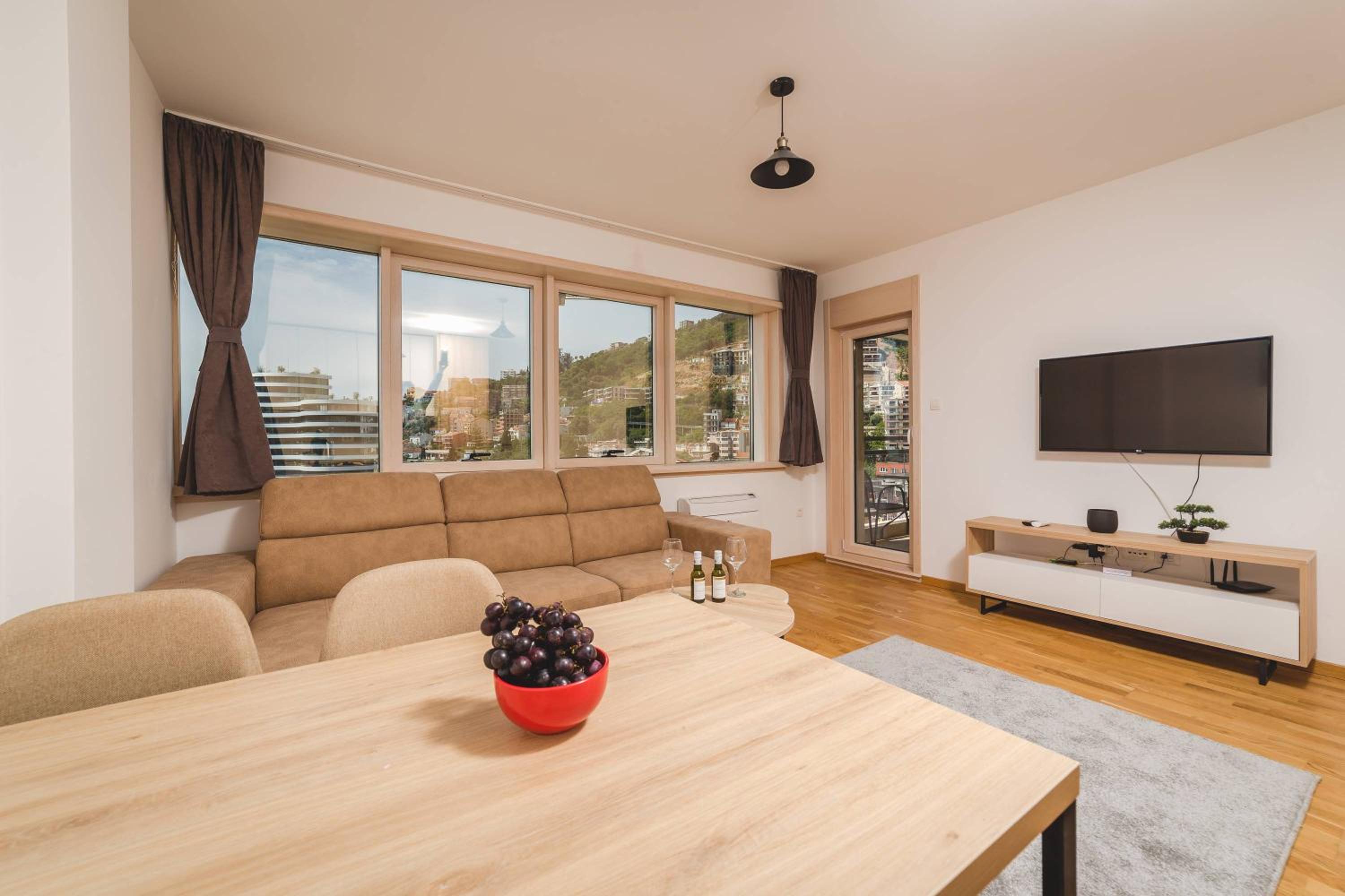 One-Bedroom Apartment - Photo 18