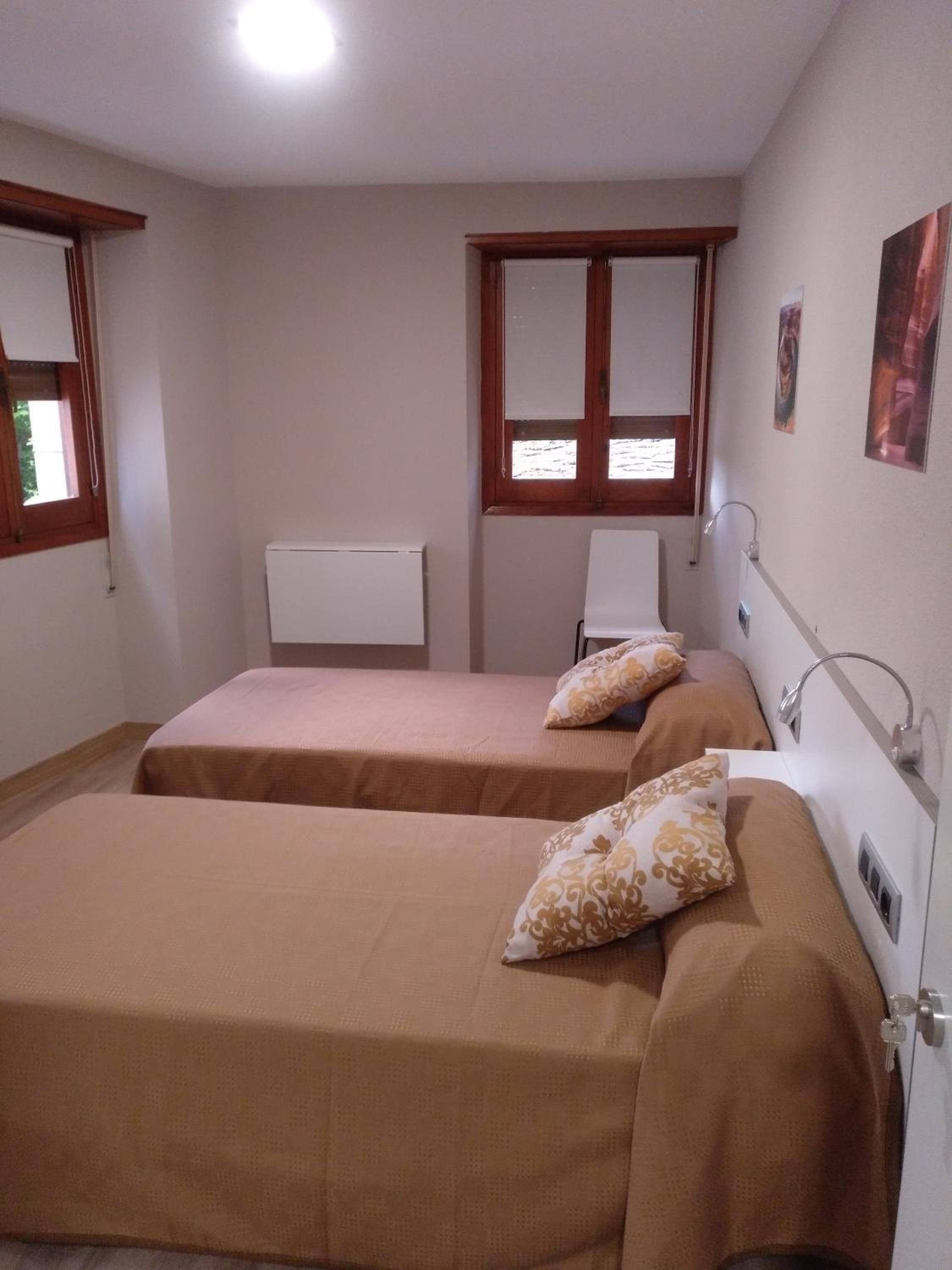 Twin Room - Photo 4