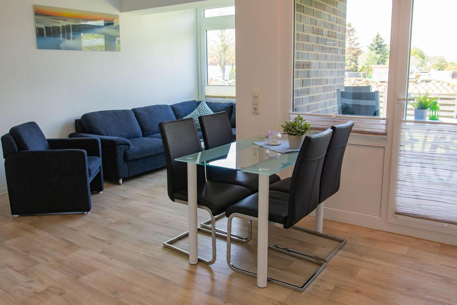 Apartment with Terrace photo 2