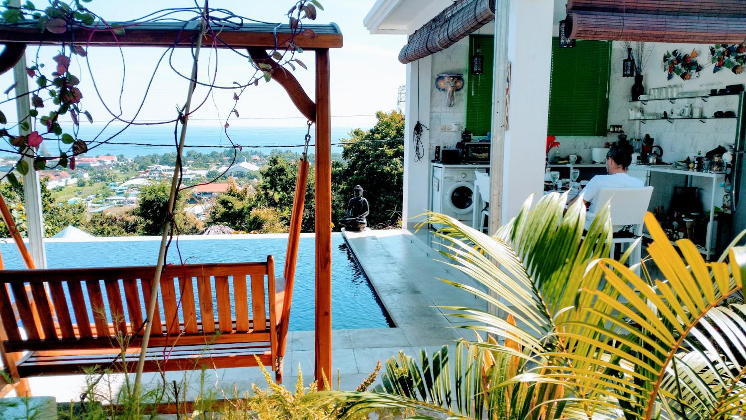 King Room with Pool View - Photo 3