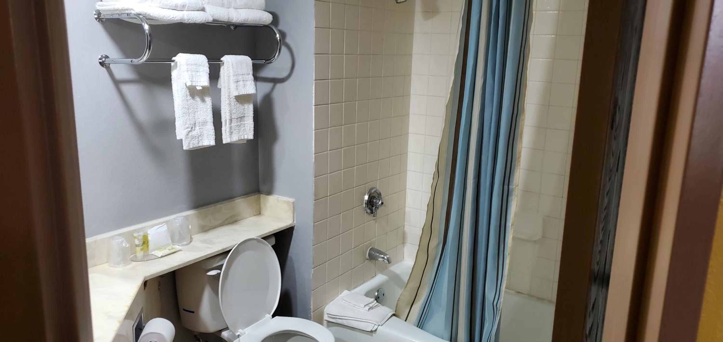 Superior Queen Room with Two Queen Beds photo 3