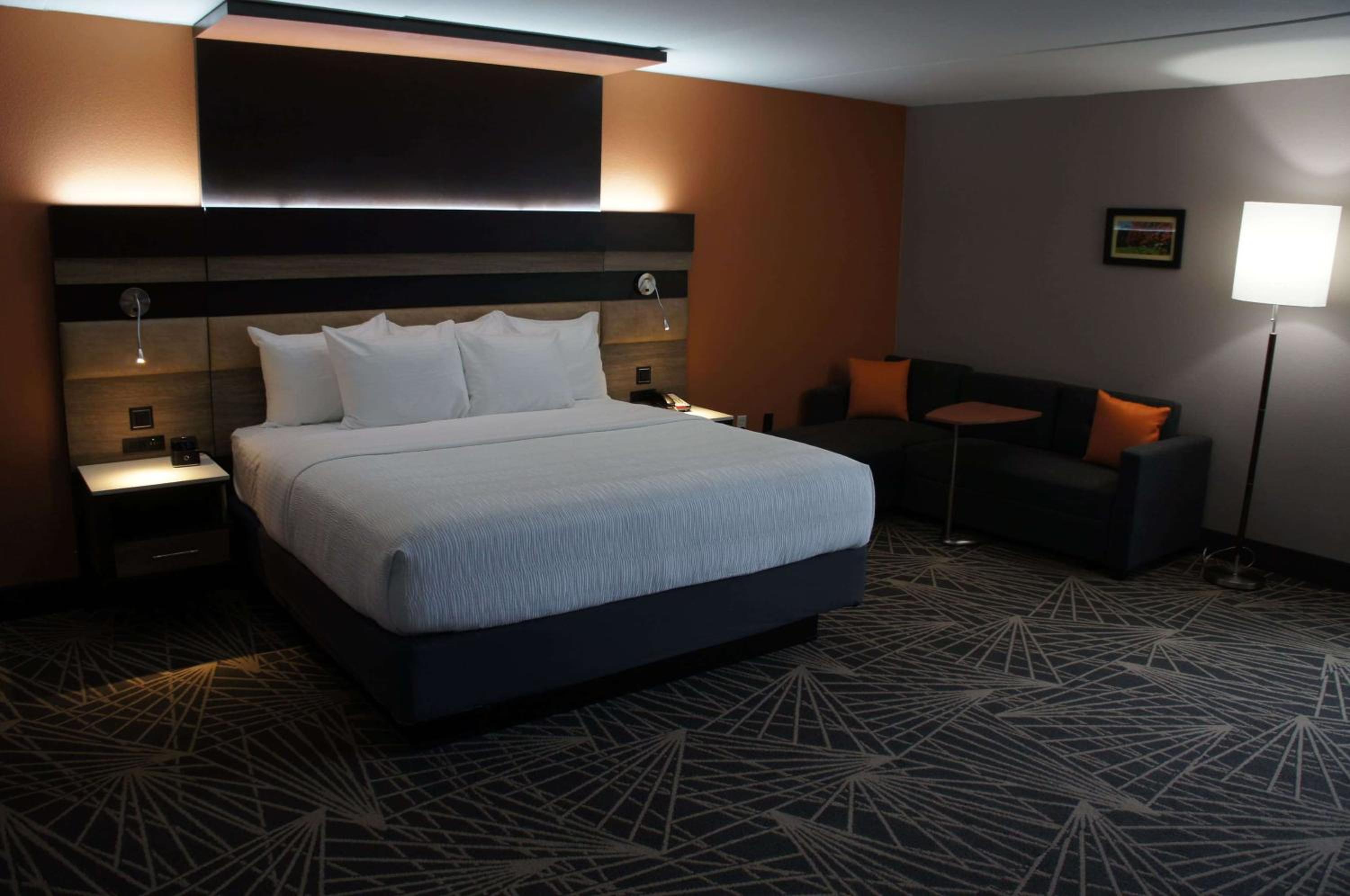 Superior King Room - Non-Smoking - Photo 1