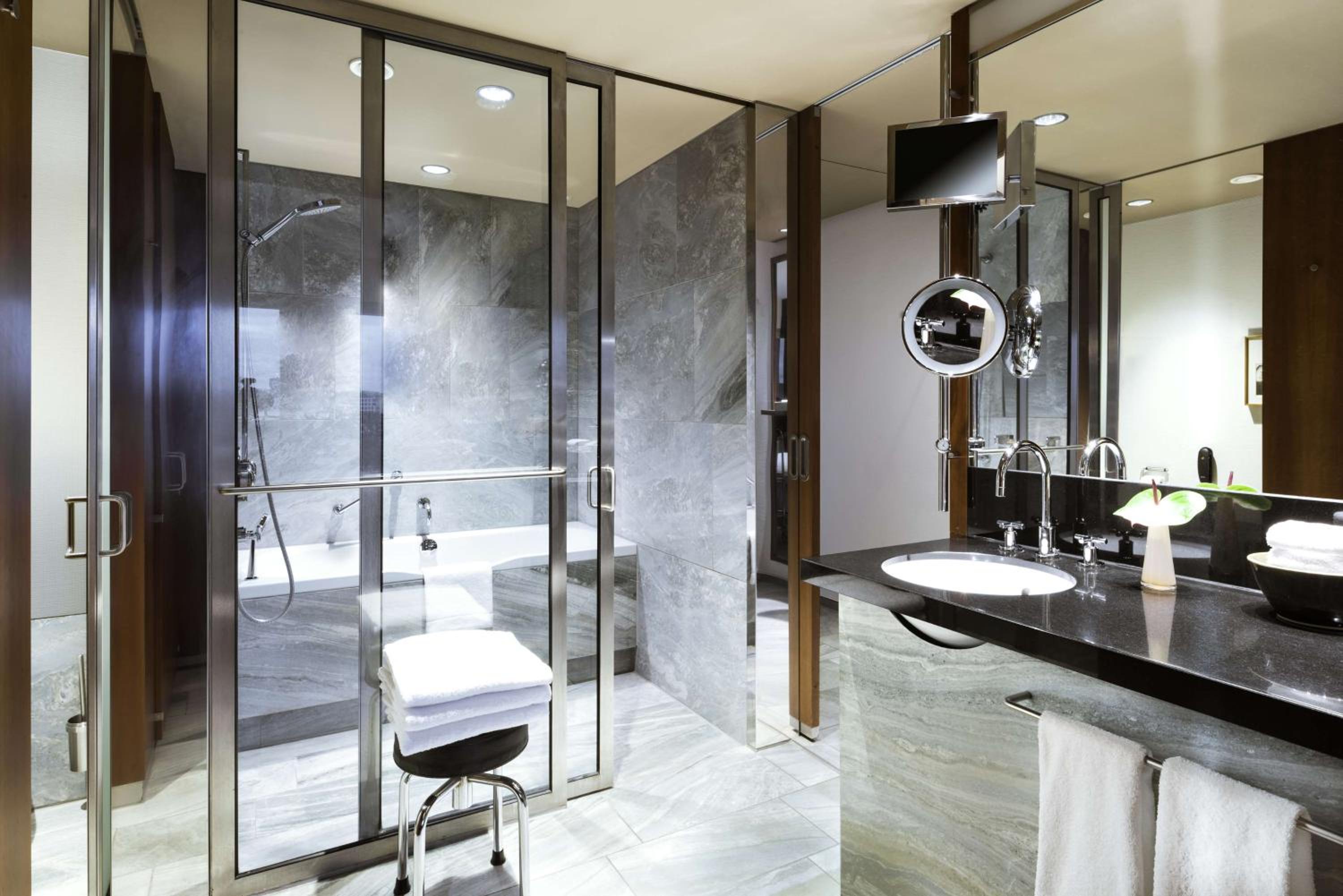 Twin Room - Club Access