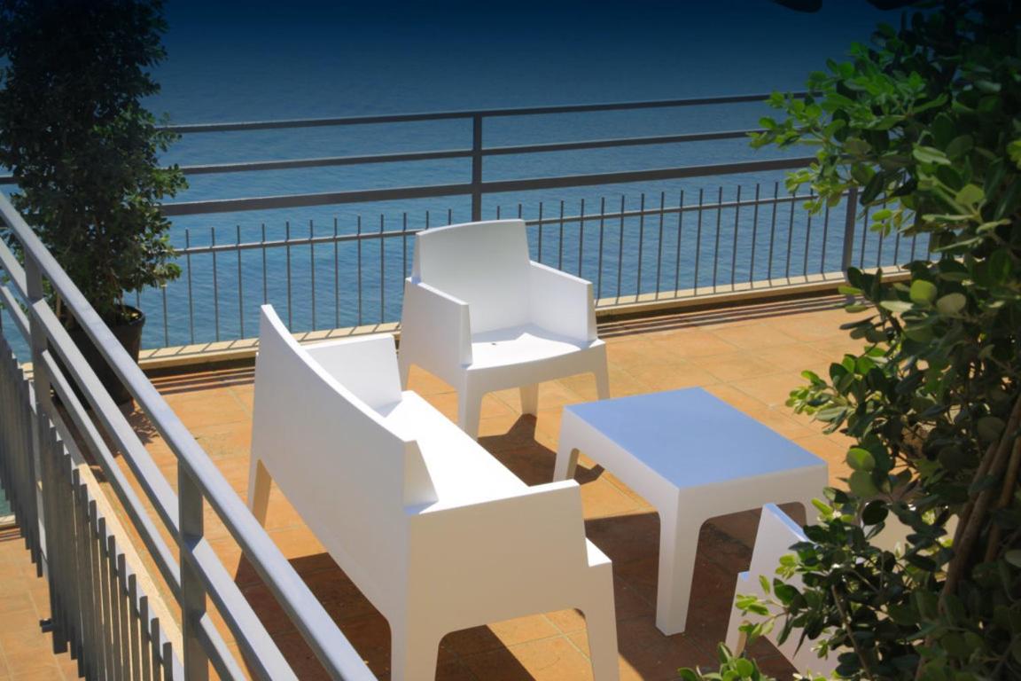 Triple Room with Sea View